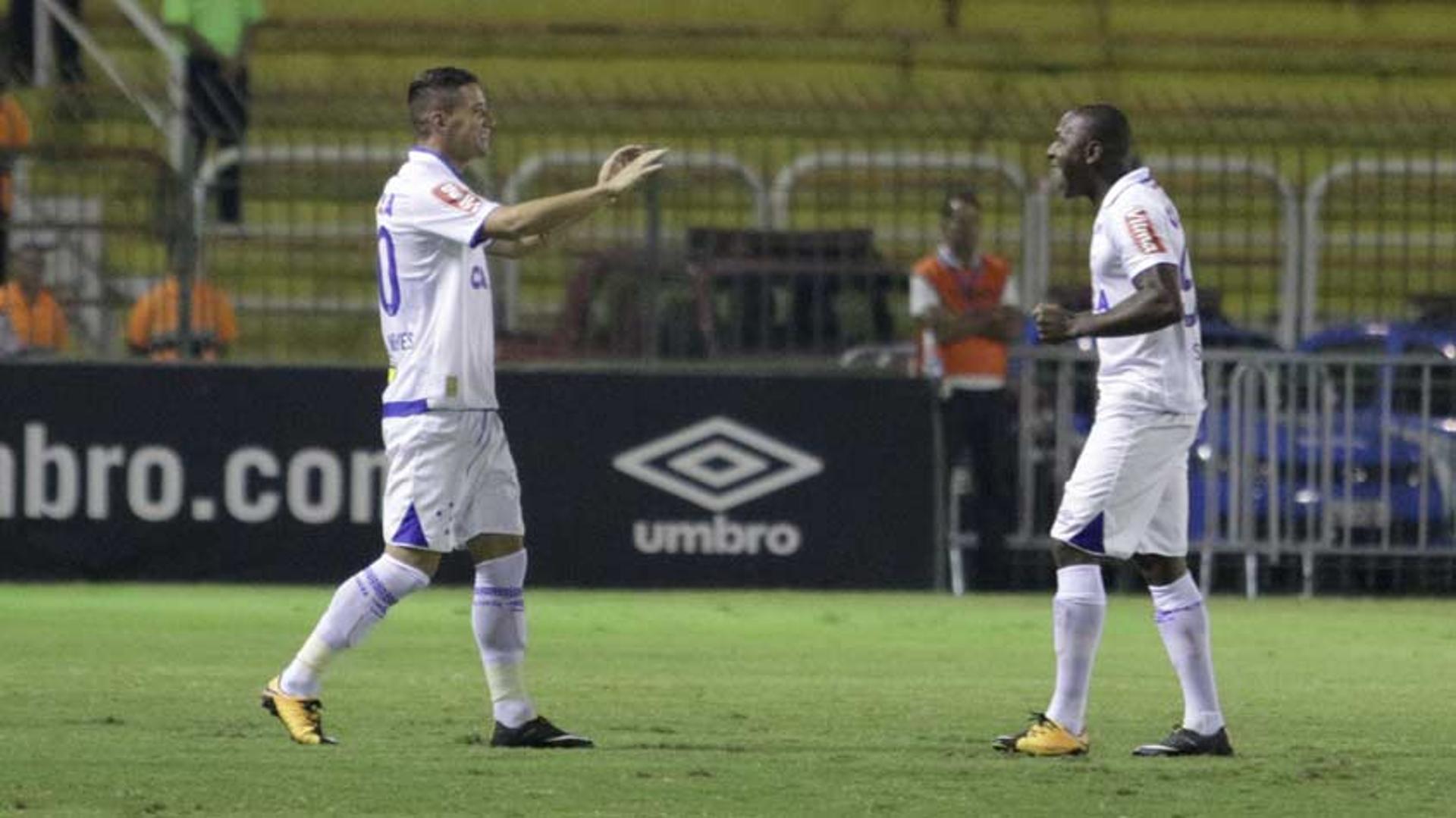 Thiago Neves e Sassá marcaram ainda na primeira etapa. Veja a seguir imagens do jogo em Volta Redonda