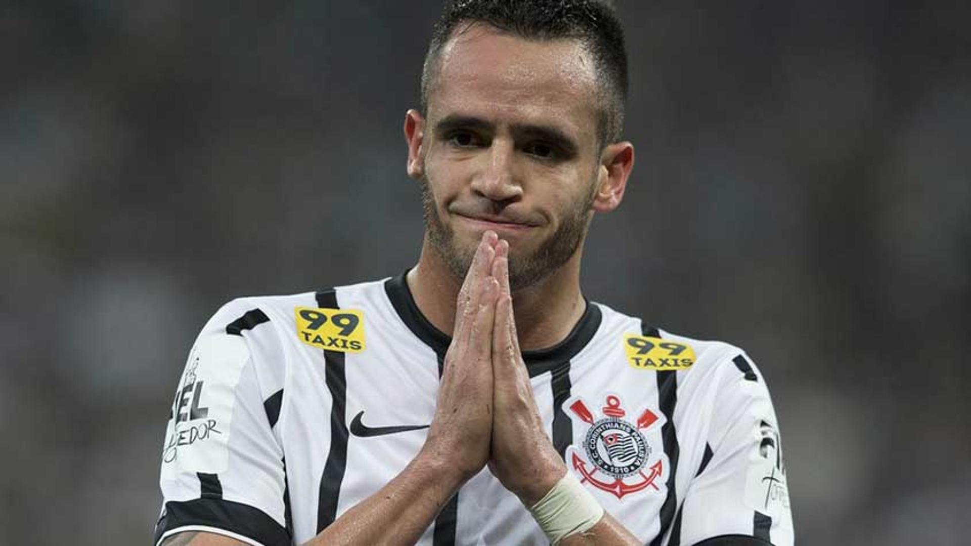 Renato Augusto jogando pelo Corinthians