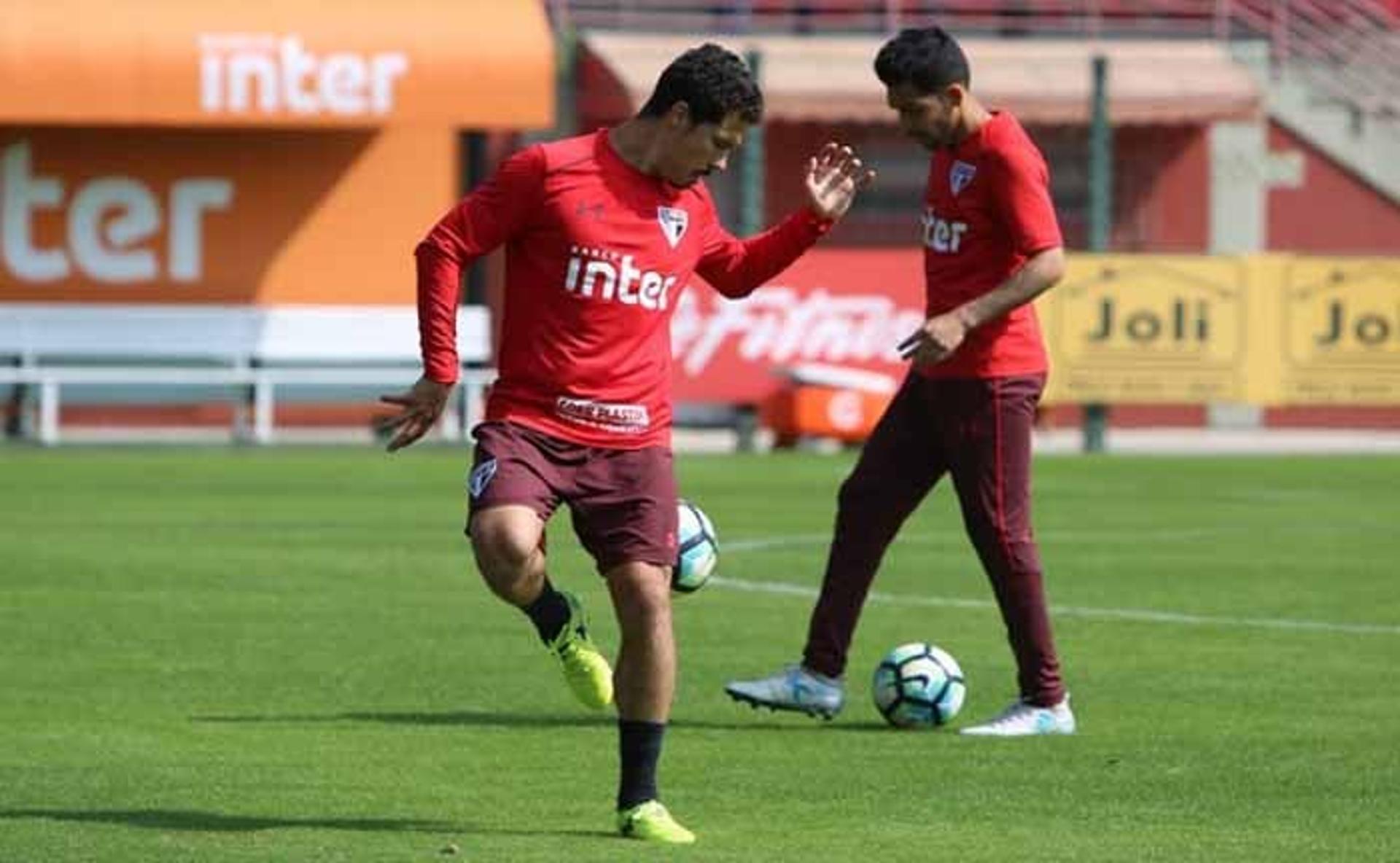 Hernanes é um dos pendurados do São Paulo