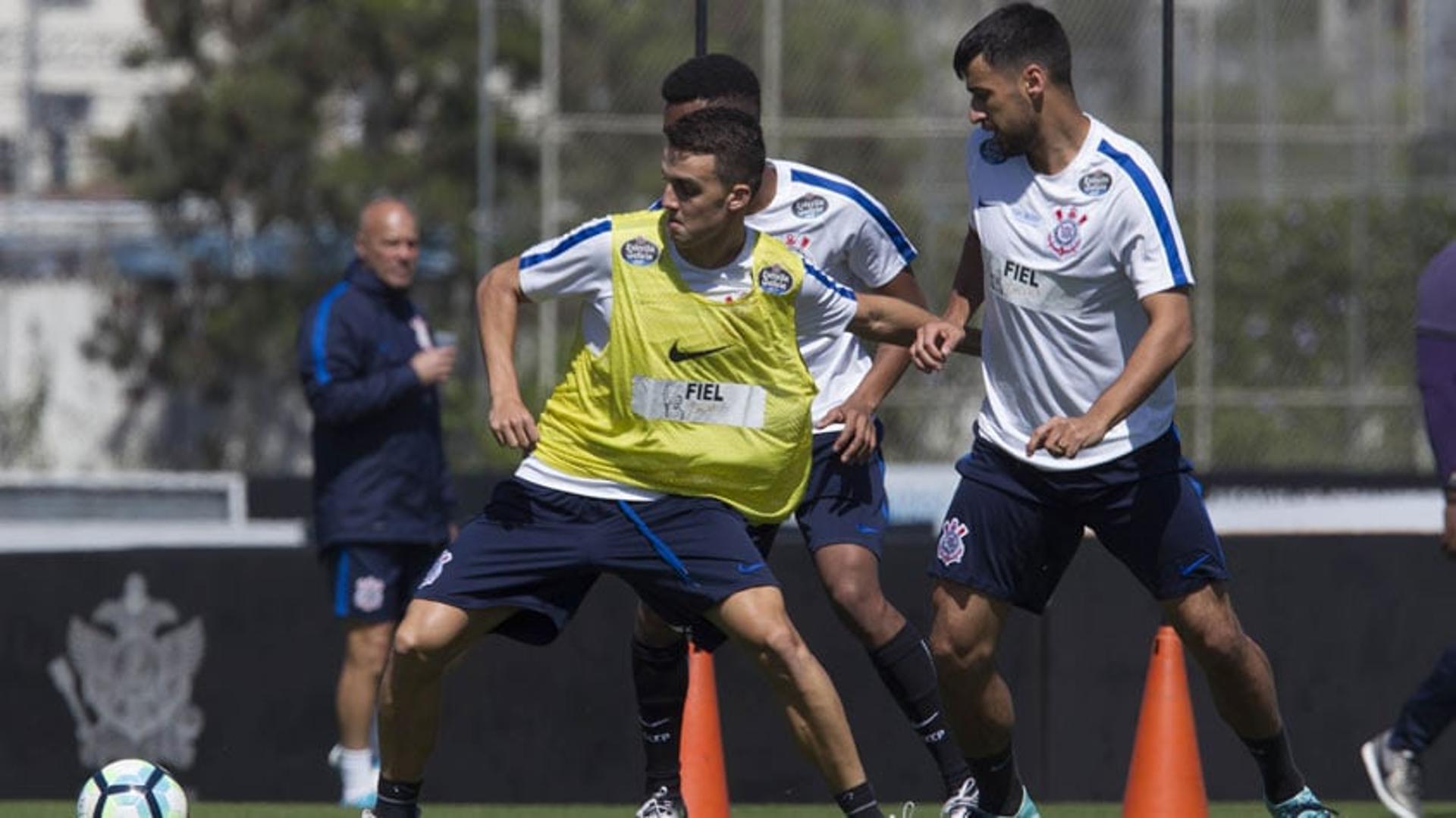 Imagens do treino desta segunda no CT