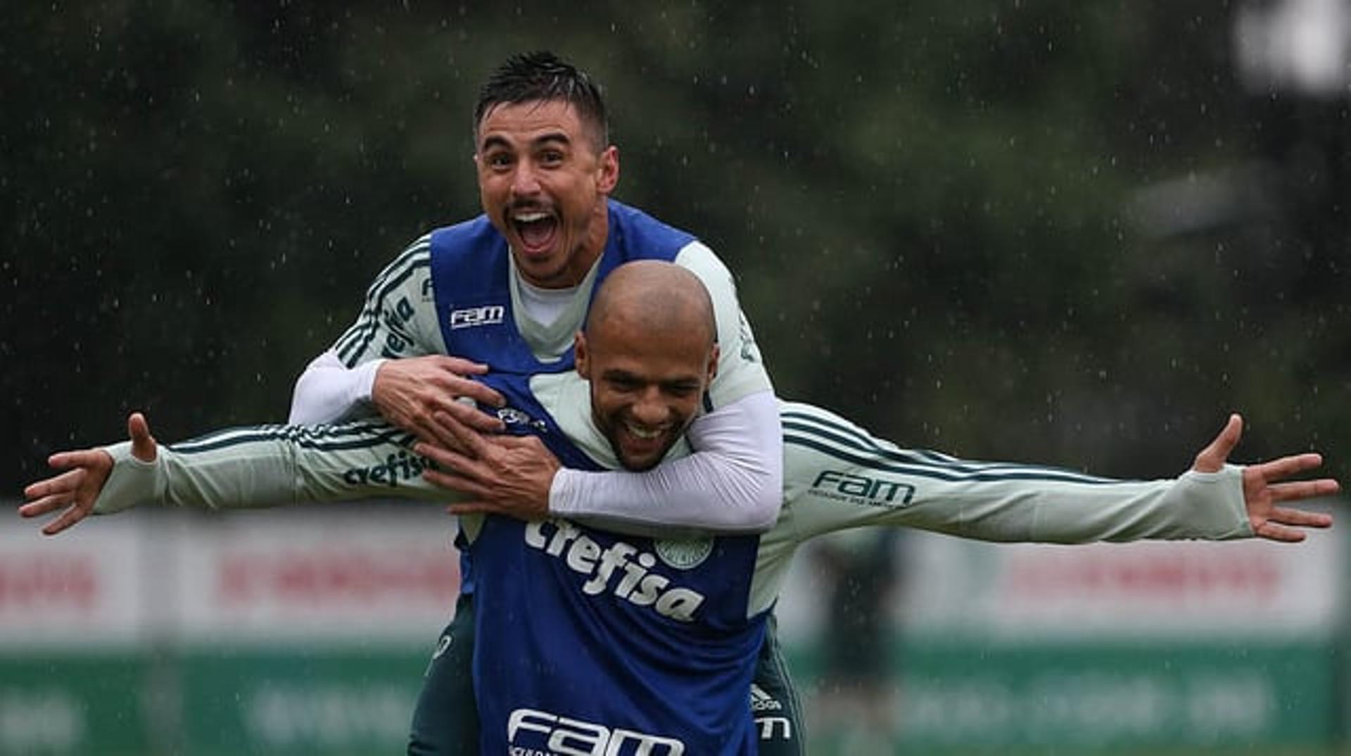 Felipe Melo e Willian durante treino