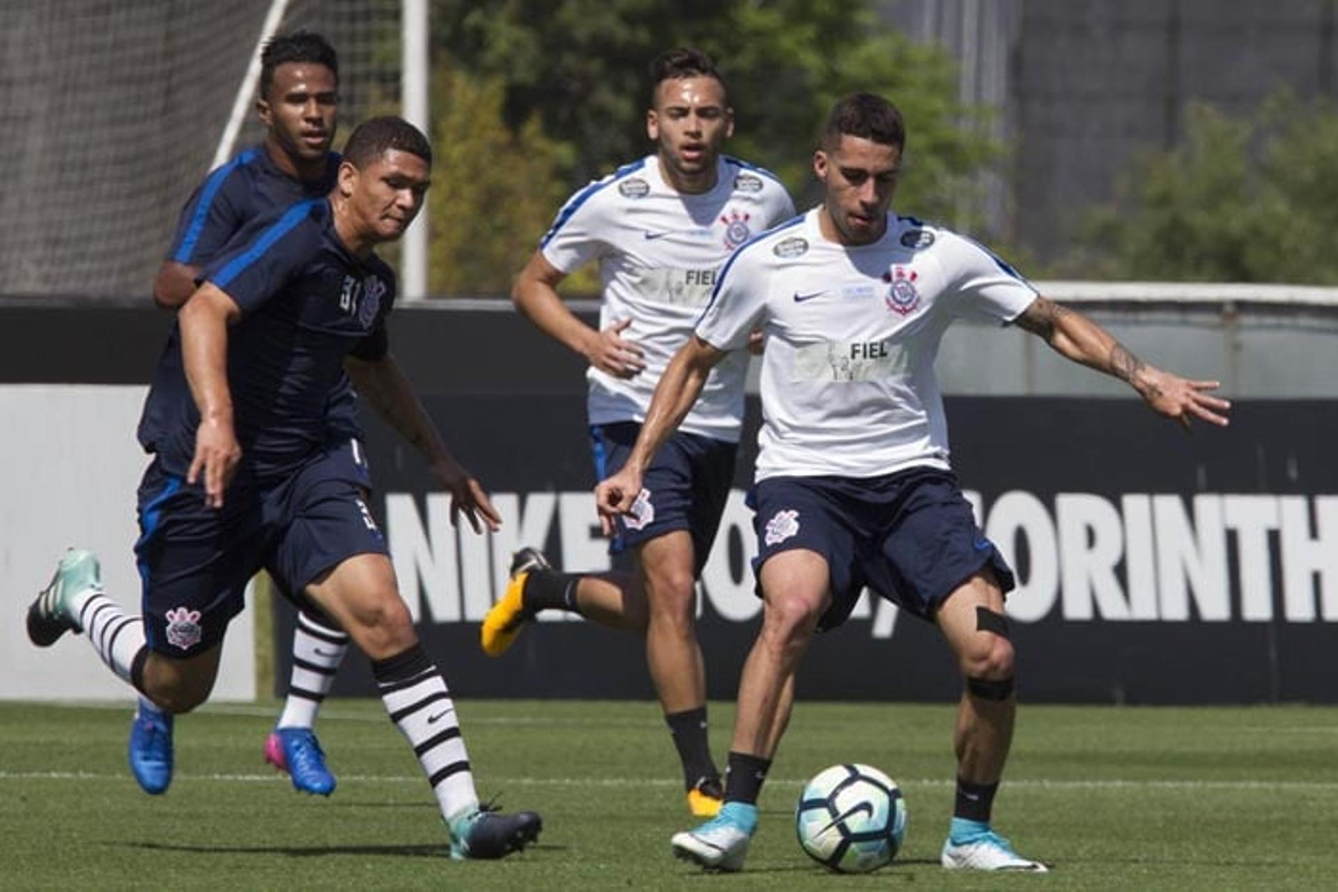 Corinthians fez jogo-treino entre profissional e sub-20