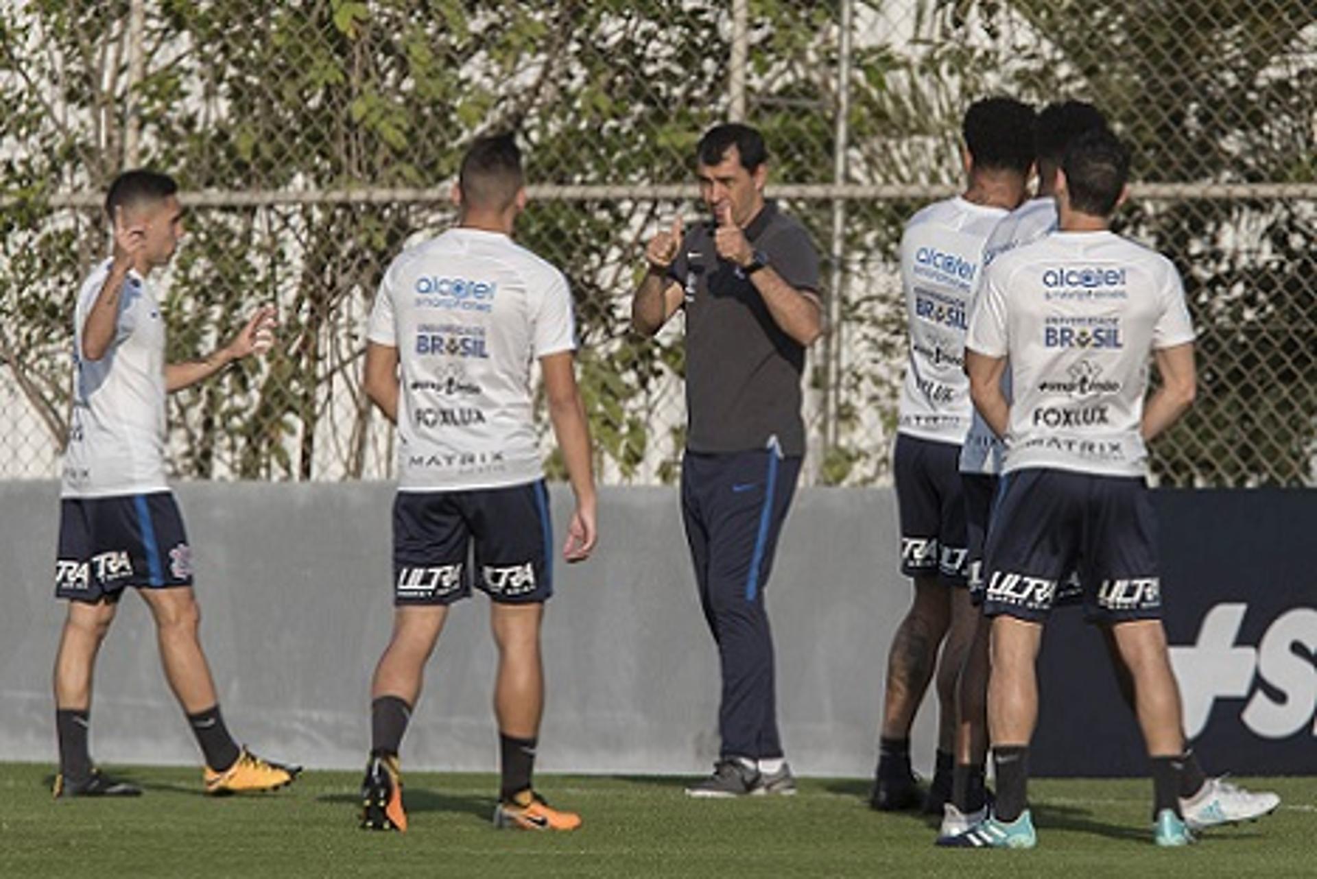 Corinthians lidera o Brasileirão