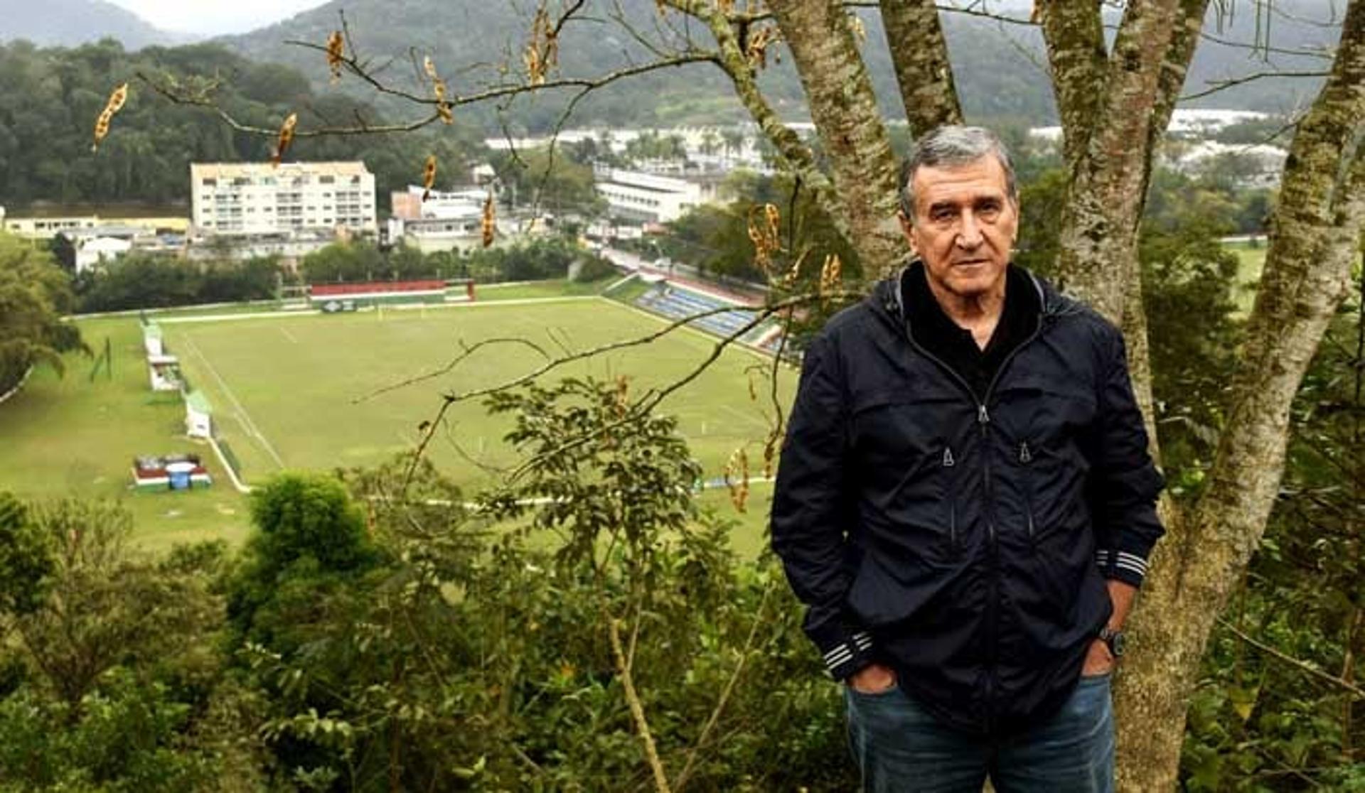 Carlos Alberto Parreira visitou o CT Vale das Laranjeiras, em Xerém