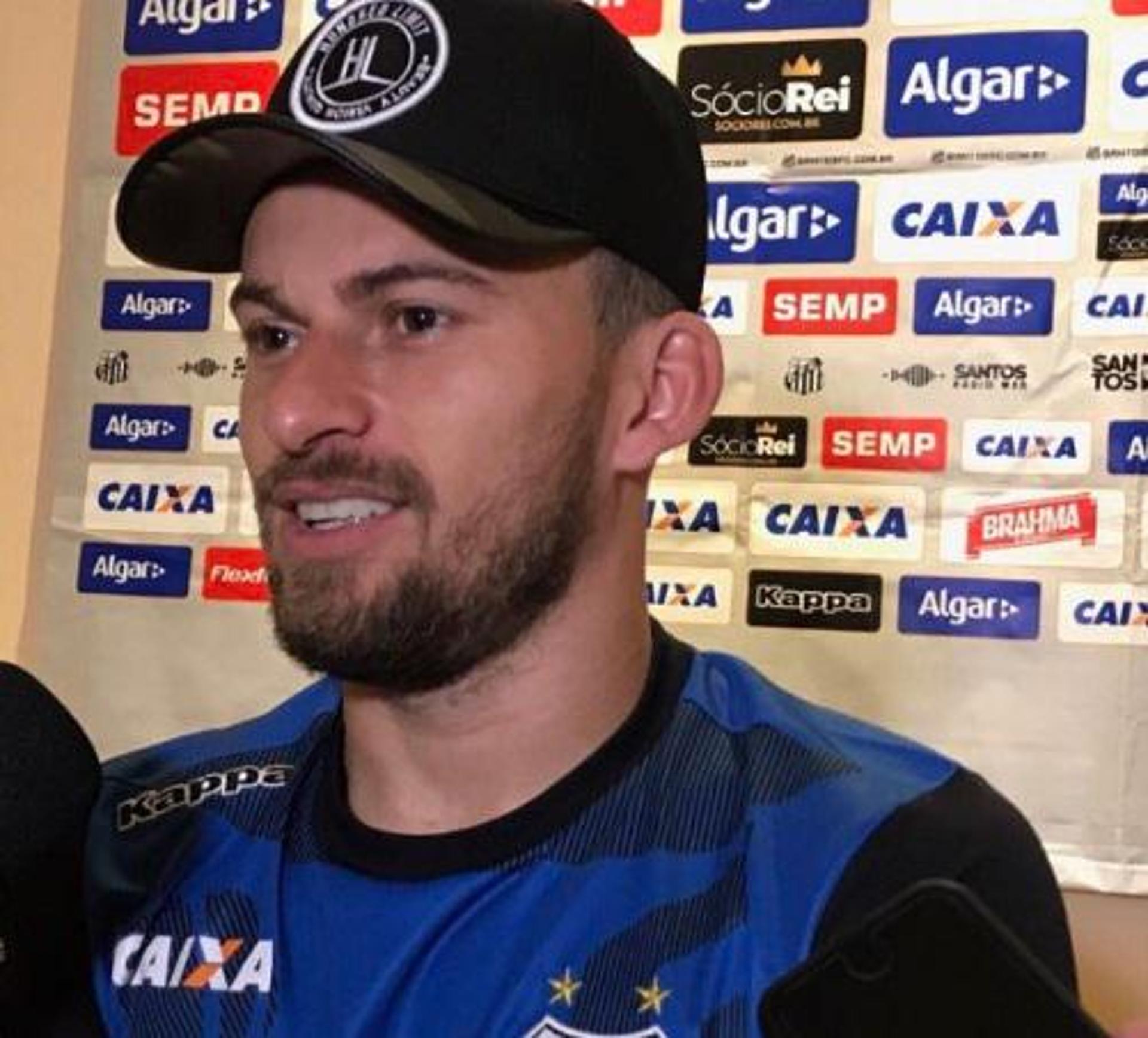 Lucas Lima durante entrevista em Guayaquil