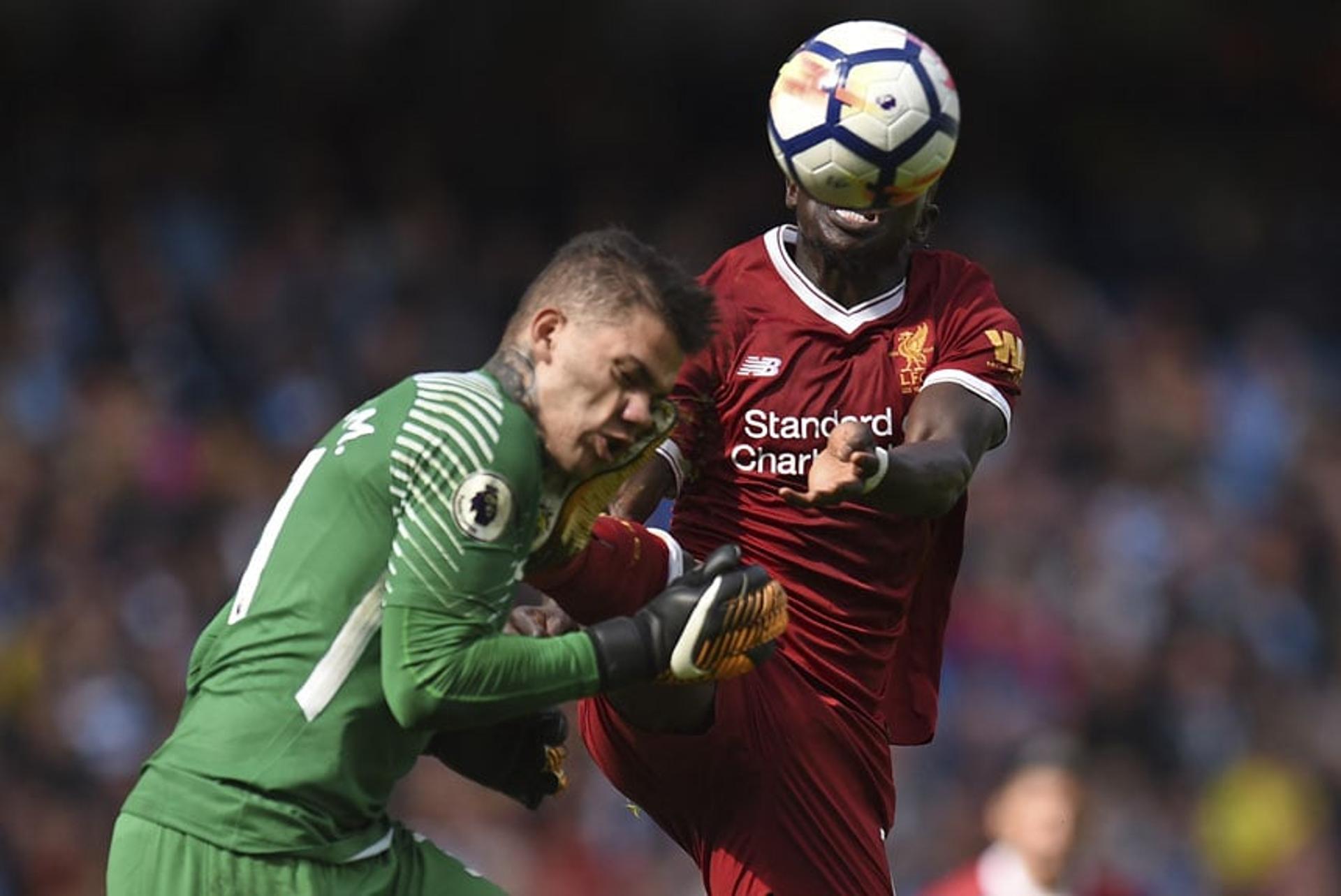 Ederson - O goleiro do Manchester City também se destacou na vitória do time, mas de forma assustadora: ainda no primeiro tempo, em dividida de bola com Sadio Mané, Ederson levou um chute na cara e teve que ser substituído.