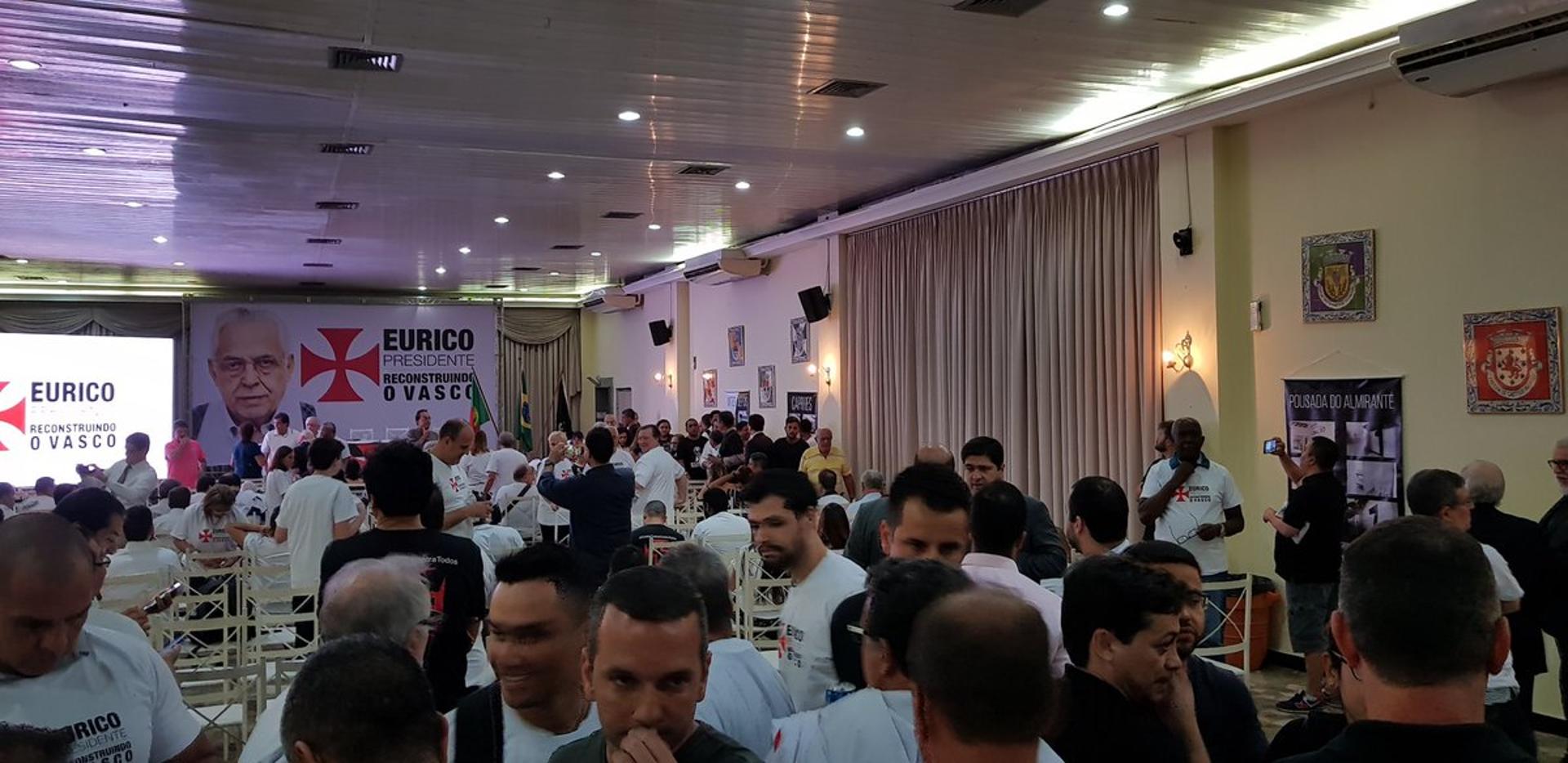 Evento da candidatura de Eurico Miranda ocorreu nesta quinta. Confira a seguir outras imagens na galeria