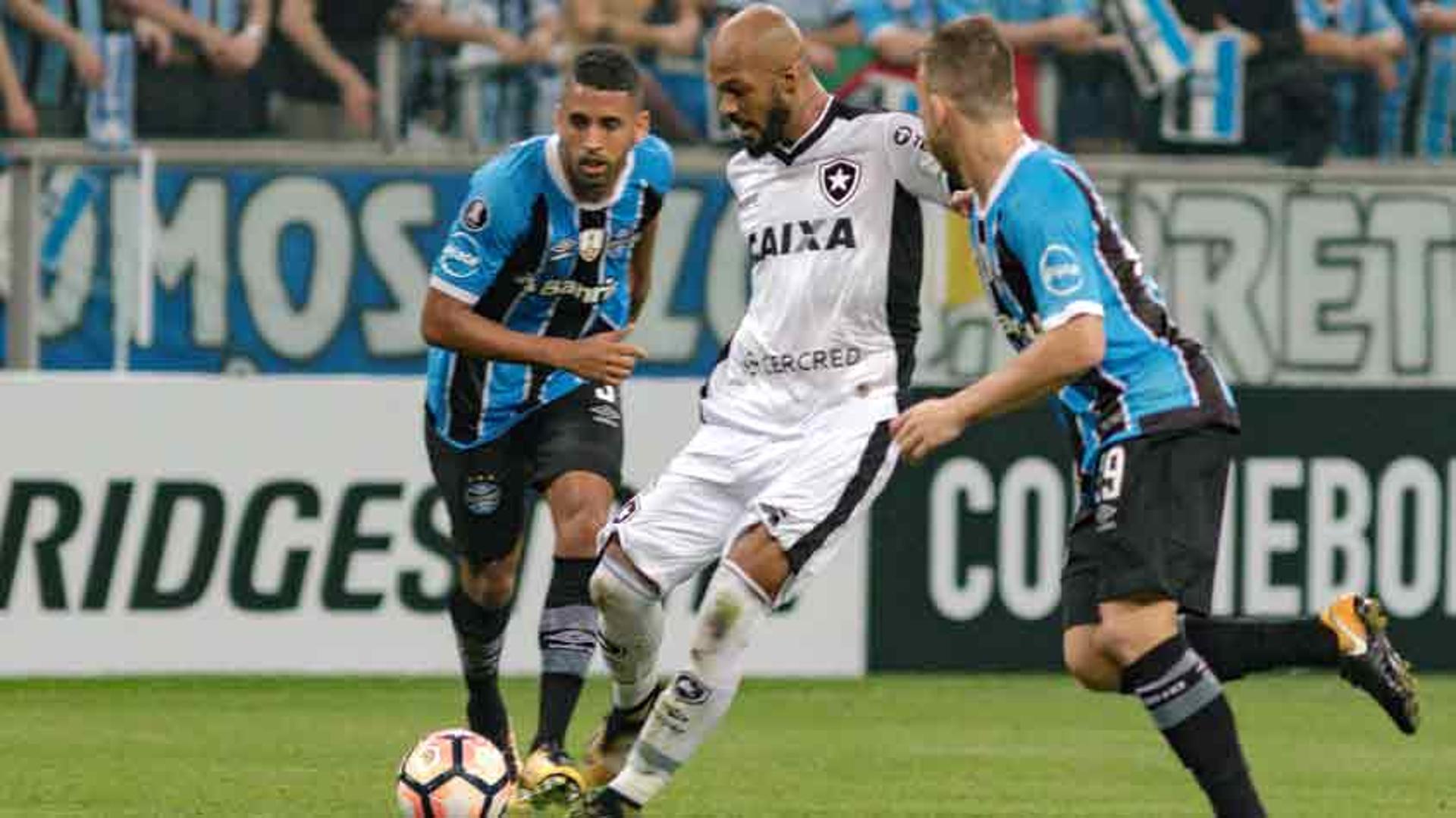 2017 - Grêmio x Botafogo: Depois de um empate sem gols no Rio, Botafogo e Grêmio decidiram a vaga na semi em Porto Alegre. Com gol de Barríos, o time gaúcho venceu e avançou na competição