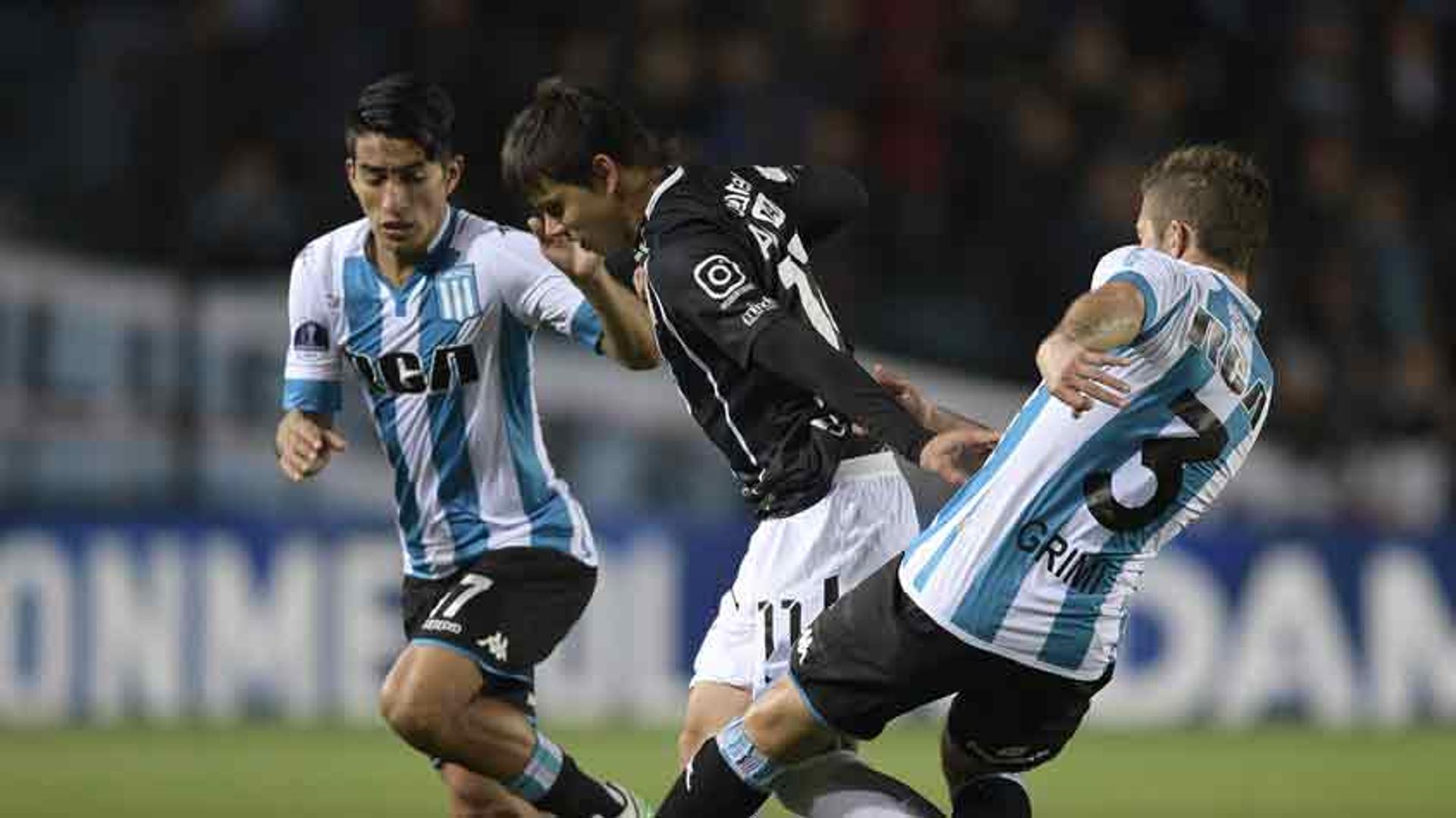 Corinthians empatou com o Racing e foi eliminado