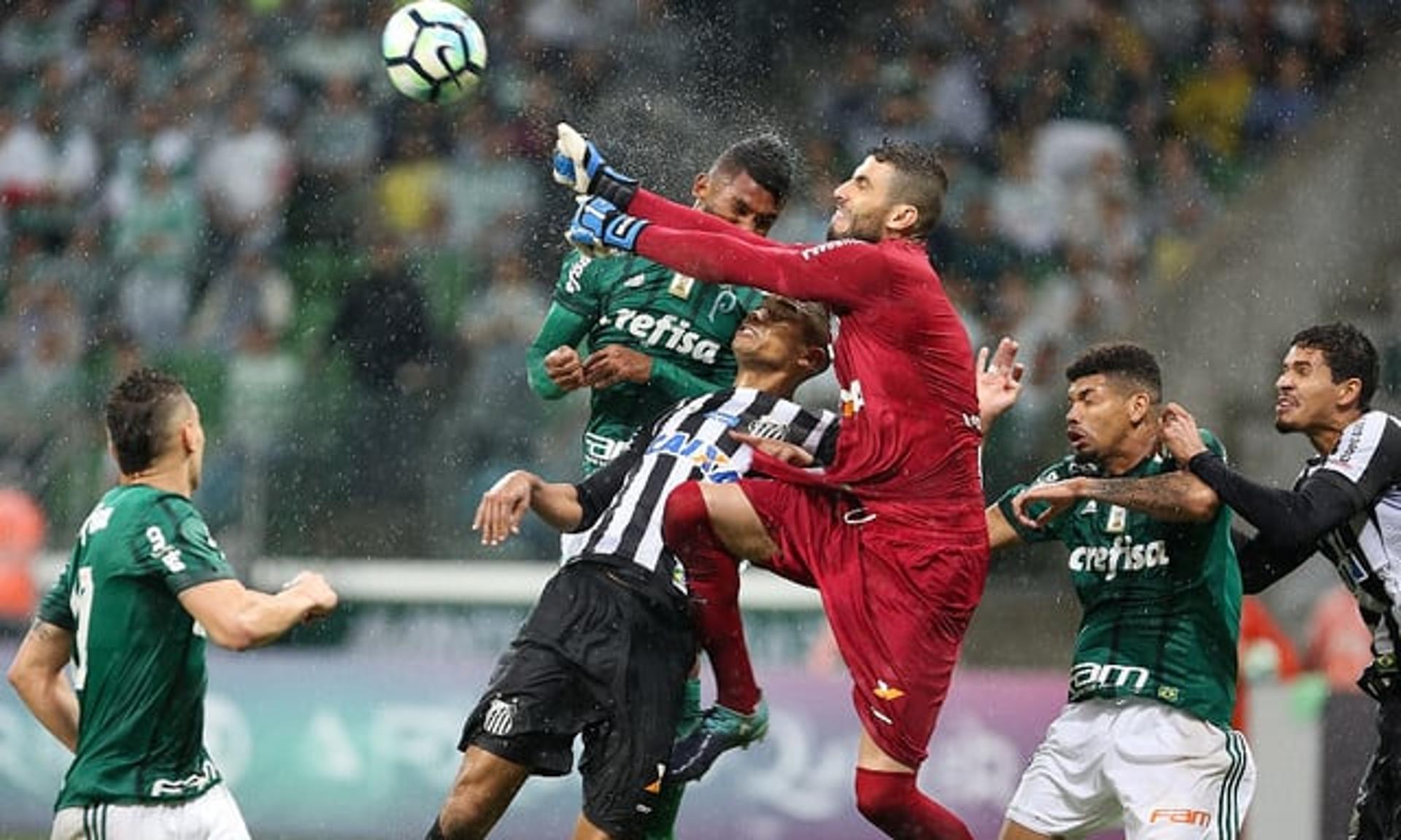 Palmeiras tem sofrido em jogadas aéreas