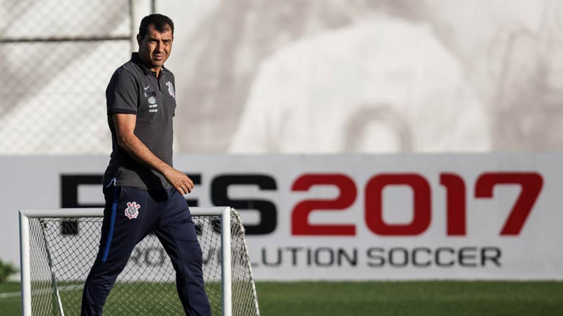 Carille testou formações no Corinthians