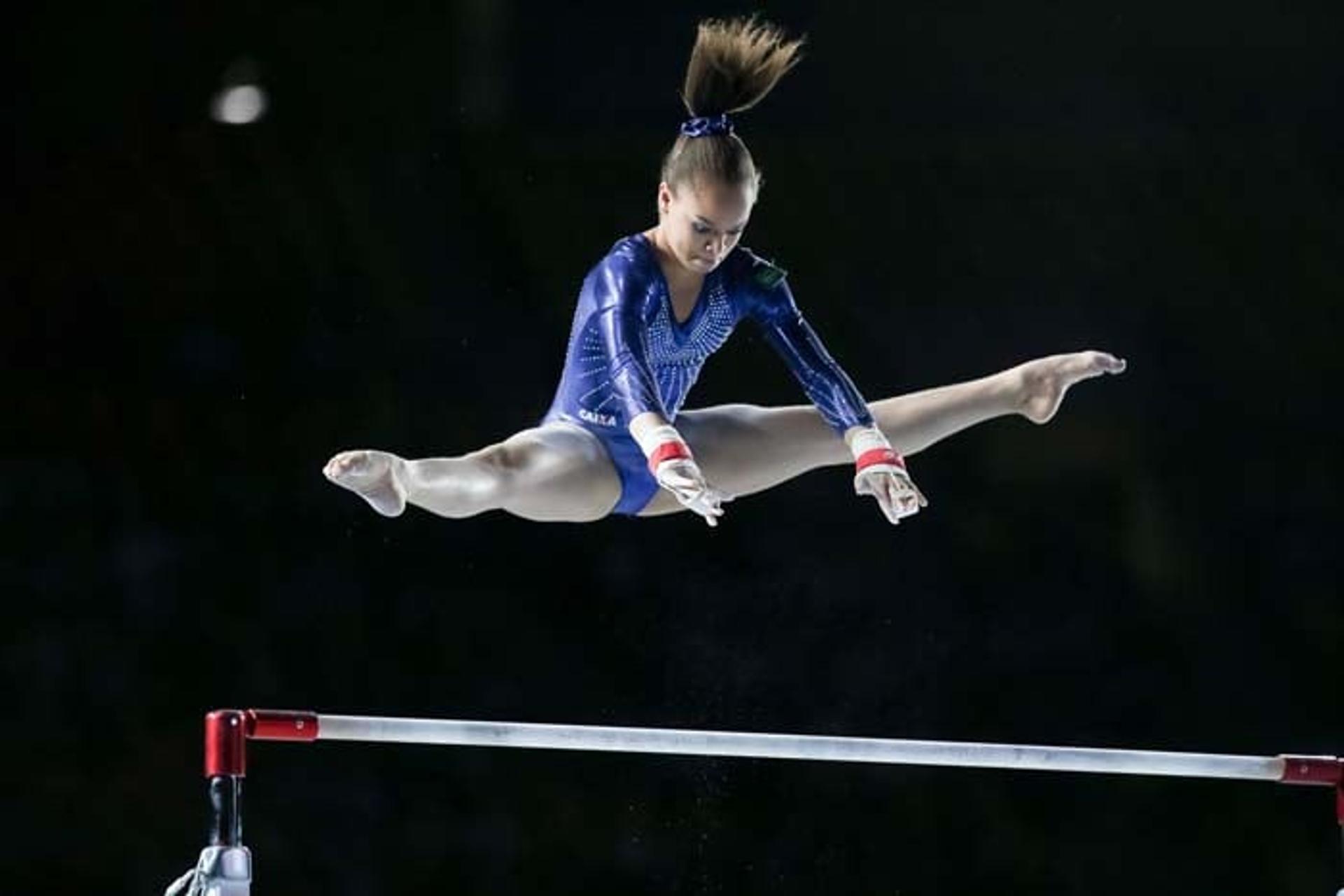 Thaís Fidelis conquista vaga em duas finais no Mundial de Ginástica Artística