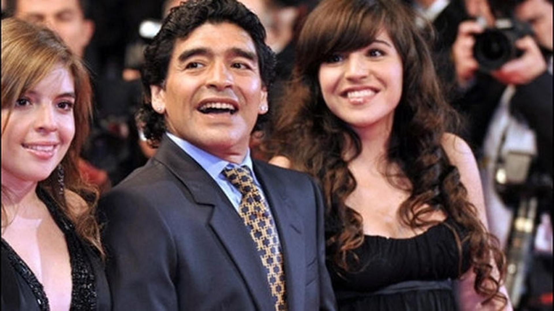 Maradona com as filhas Dalma e Giannina