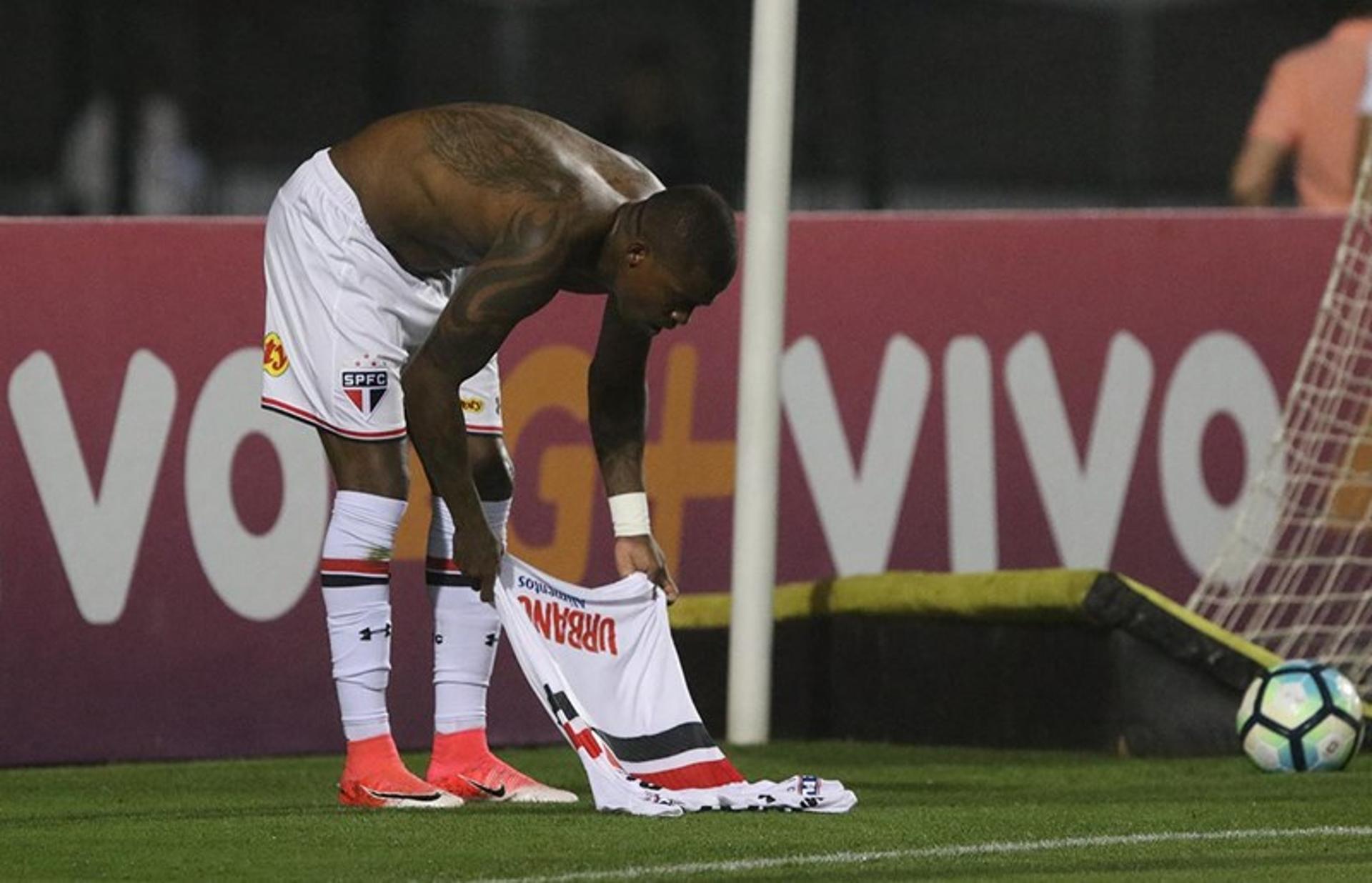 Maicosuel marcou seu primeiro gol pelo clube e garantiu a virada