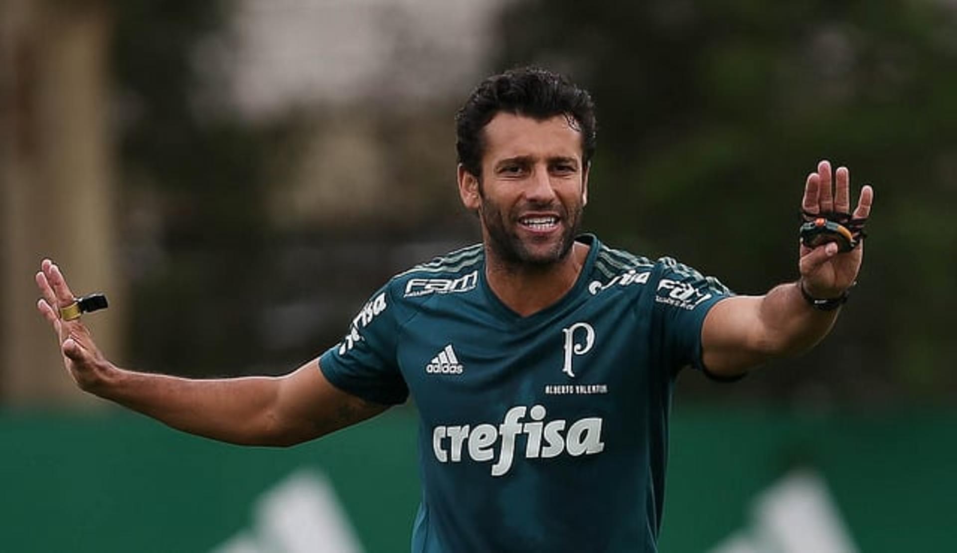 Valentim em treino do Palmeiras