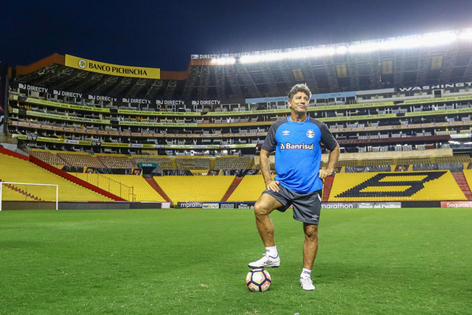 Único brasileiro nas semifinais da Copa Libertadores, o Grêmio disputa a partir desta quarta-feira um lugar na decisão do torneio com o Barcelona-EQU. O jogo de ida, em Guaiaquil, será às 21h45 (de Brasília) - a volta está marcada para 1º de novembro, em Porto Alegre. O técnico Renato Gaúcho deverá ter força máxima para o duelo inicial, mas precisa estar atento a alguns fatores se quiser sair do Equador com vantagem para seguir na busca pelo tri da América.