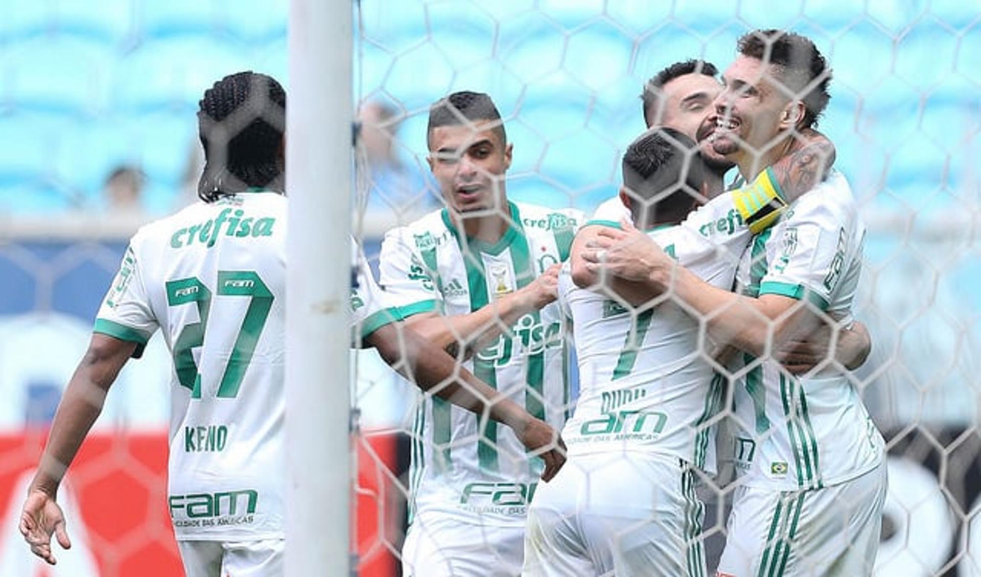 Palmeiras busca o 100º gol no ano