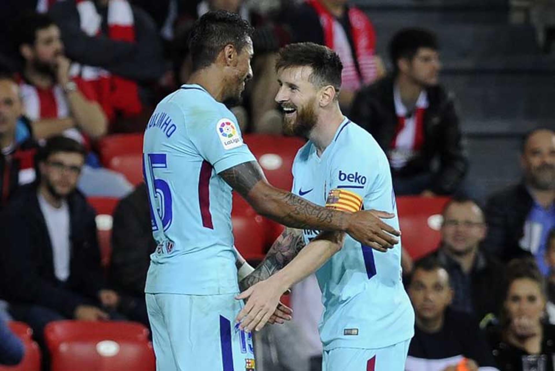 Paulinho (Barcelona) - Atualmente, o grande destaque brasileiro na Espanha. Titular pela quinta vez, o meio-campista da Seleção Brasileira mostrou entrosamento com Messi e, assim como o argentino, marcou um gol na vitória sobre o Athletic Bilbao&nbsp;, por 2 a 0, pelo Campeonato Espanhol. Foi o seu terceiro gol pelo Barcelona.