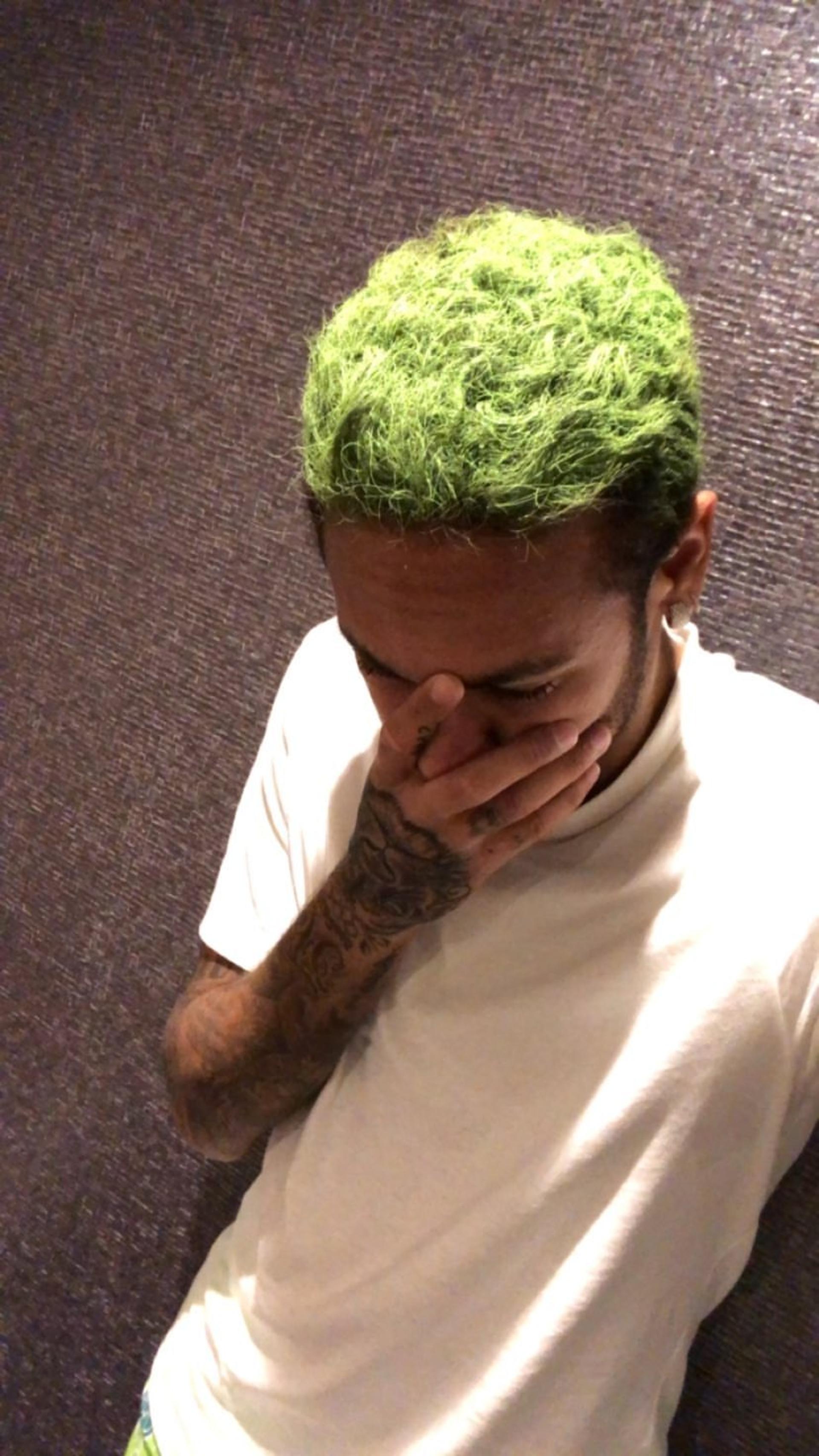 Neymar - Cabelo Verde