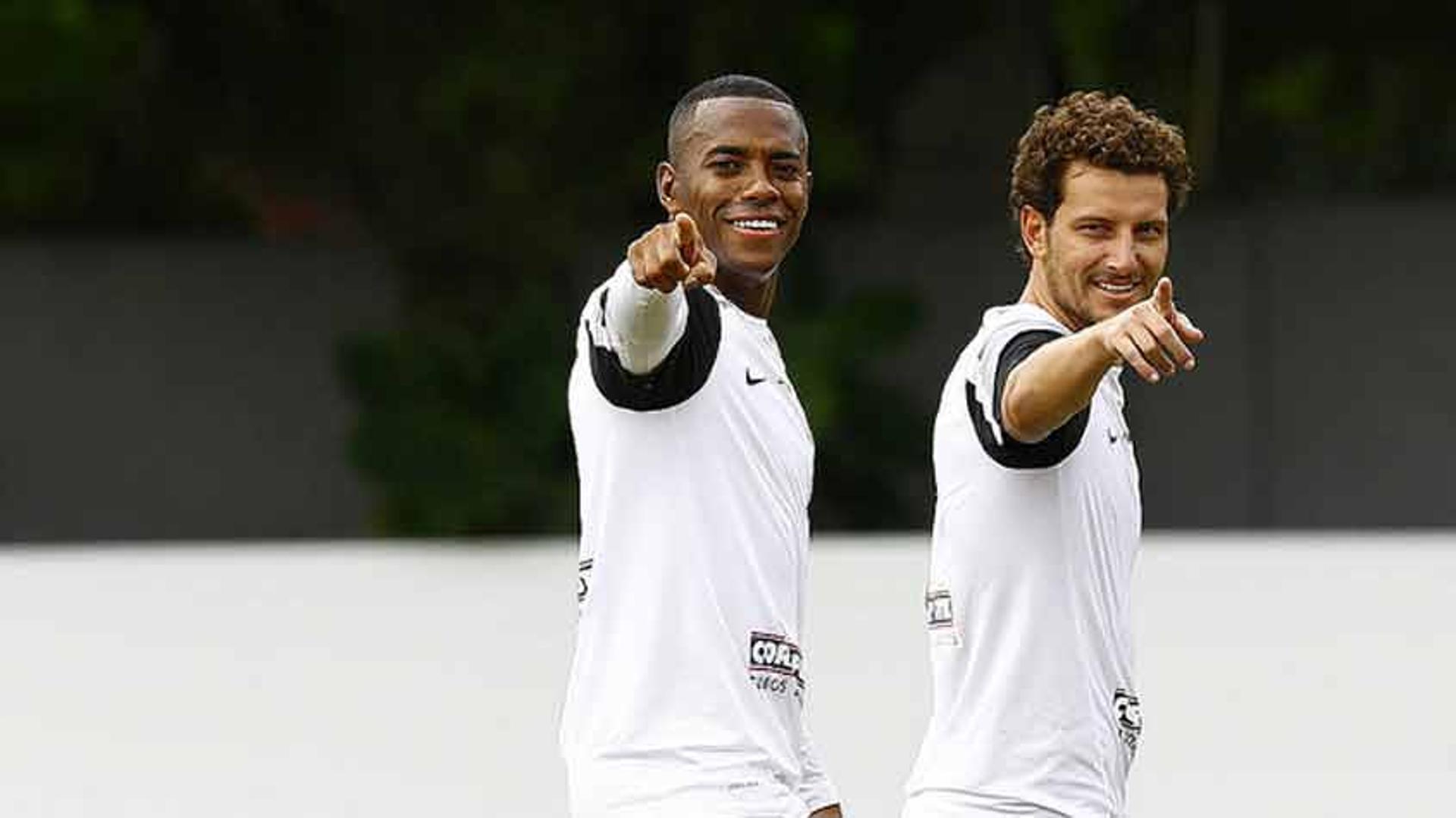 Elano e Robinho pelo Santos em 2015