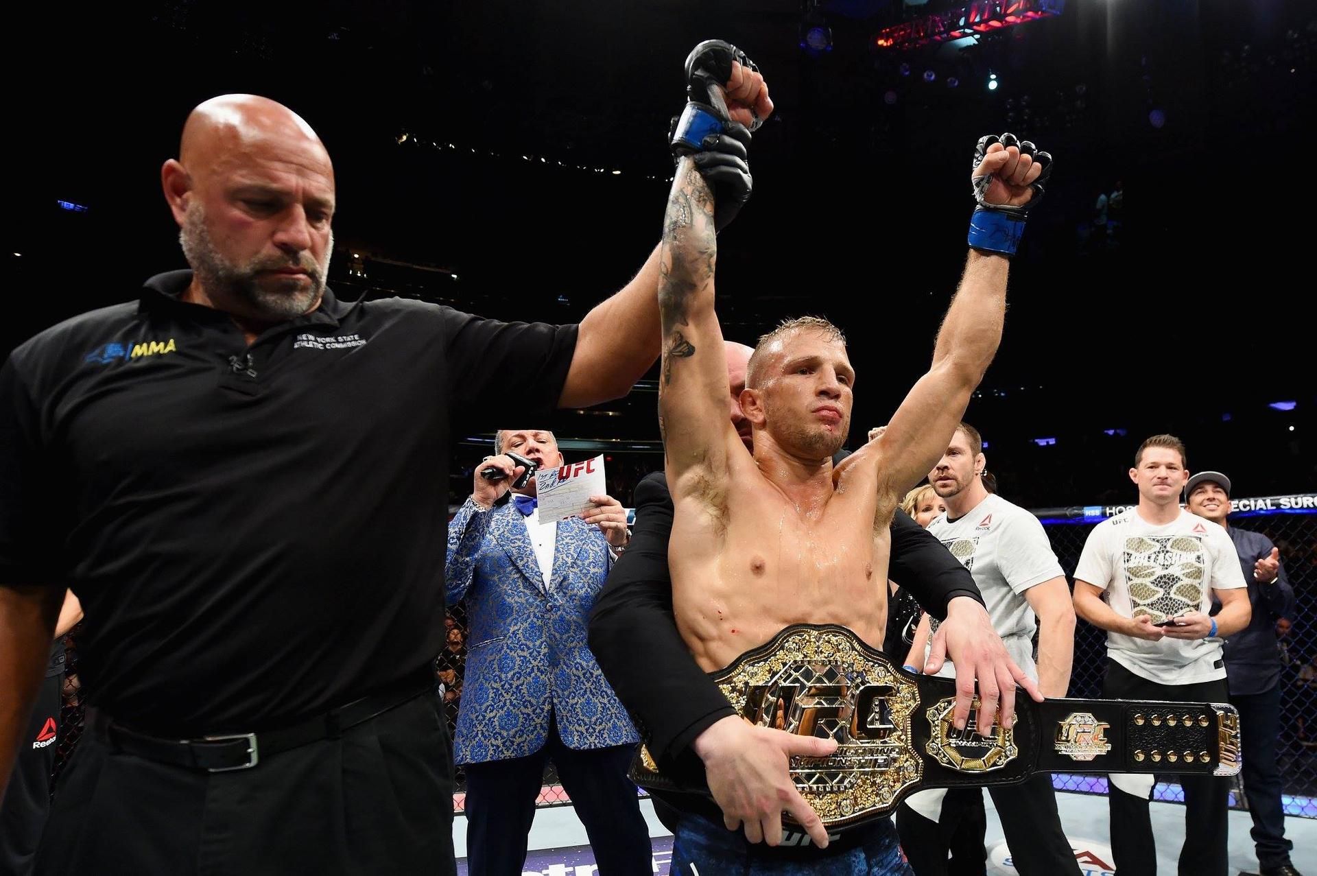 TJ Dillashaw recuperou o cinturão dos galos contra Cody Garbrandt no UFC 217