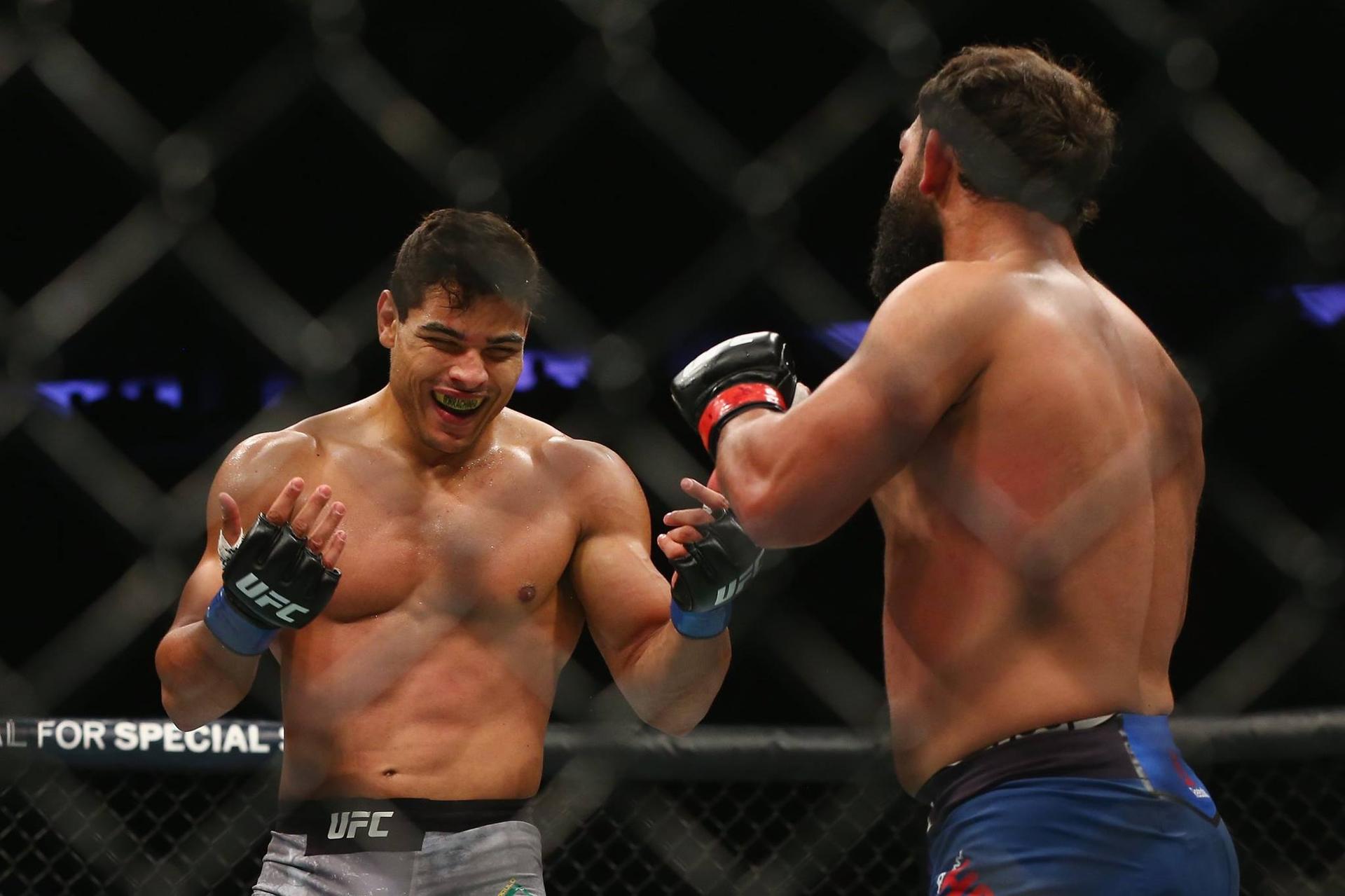 Paulo Borrachinha venceu Johny Hendricks no UFC 217