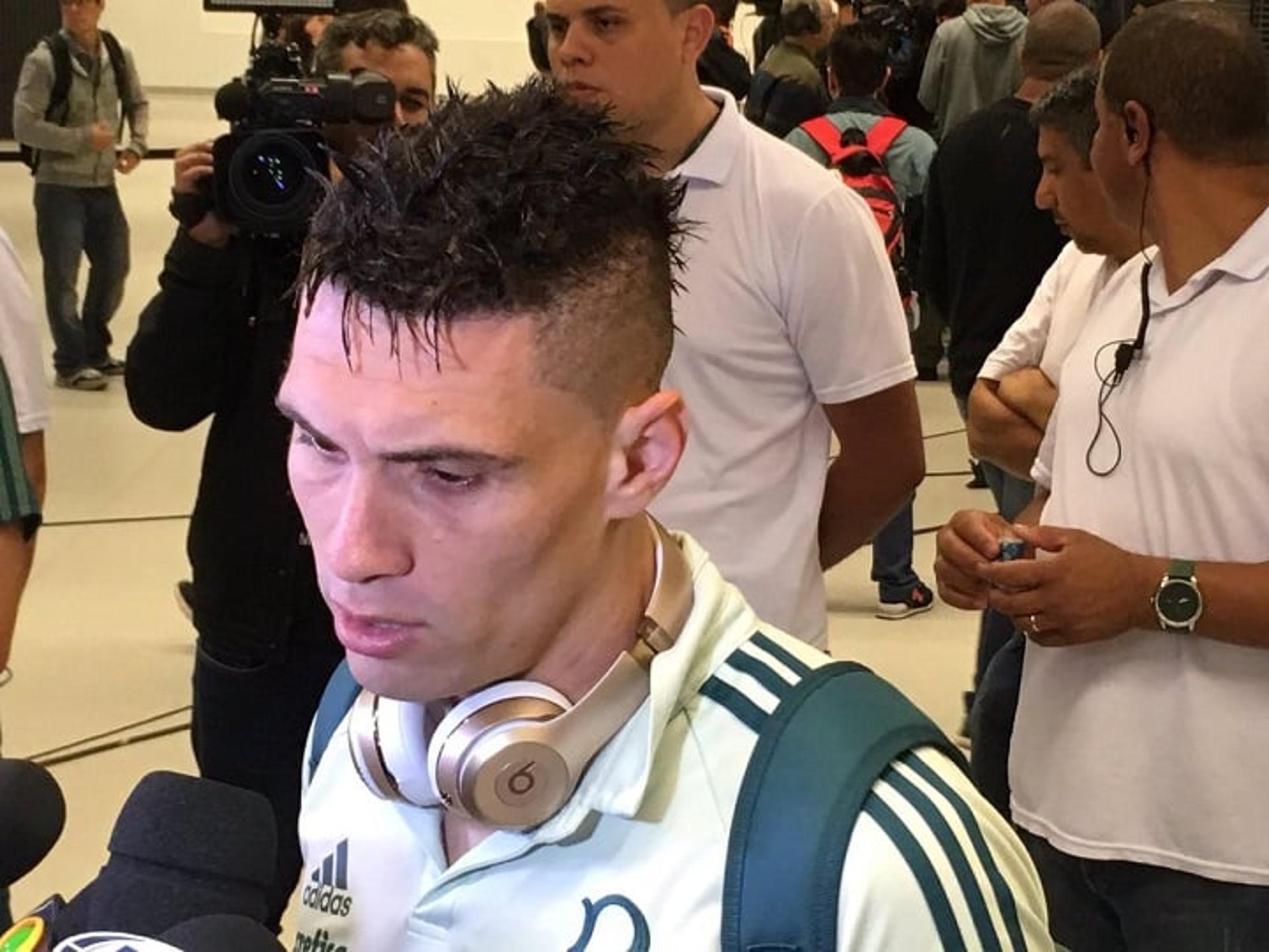 Moisés na saída da Arena Corinthians