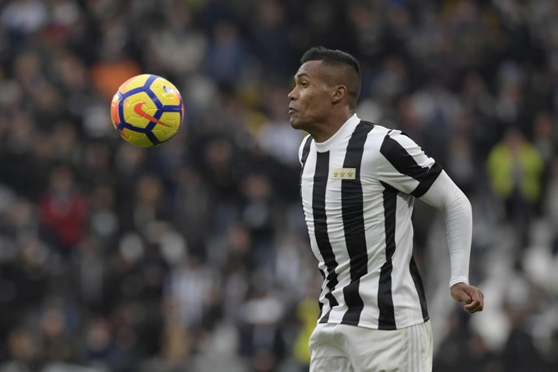 Alex Sandro (Juventus) - O lateral-esquerdo da Juventus, convocado recentemente por Tite, foi muito bem nas jogadas ofensivas, principalmente quando deu uma assistência para o gol de Cuadrado, que deu a virada por 2 a 1 sobre o lanterna Benevento.