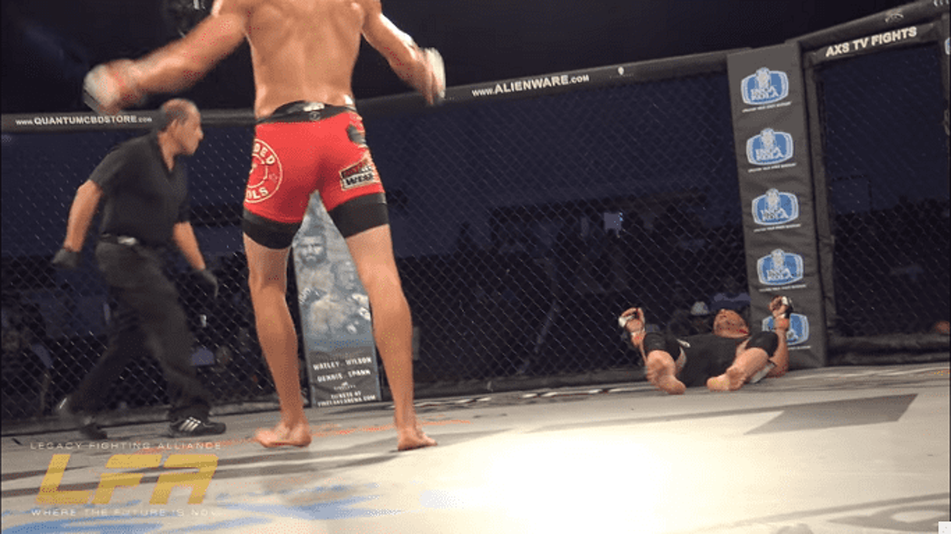 CJ Hancock apagou durante combate contra a Charlie Ontiveros no LFA 26