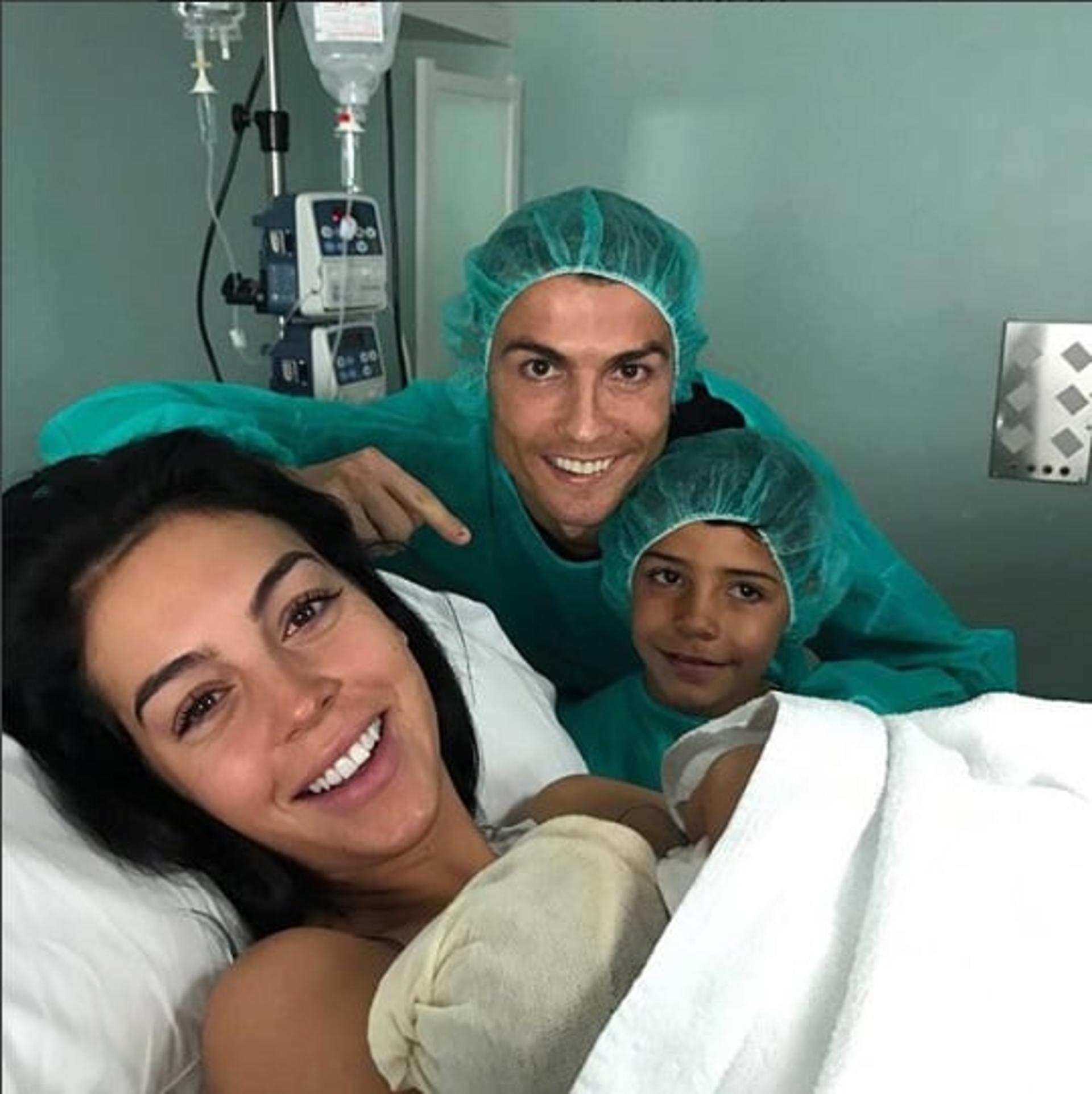 CR7, Cristiano Ronaldo Jr, Georgina Rodríguez e no nascimento de Alana Martinha