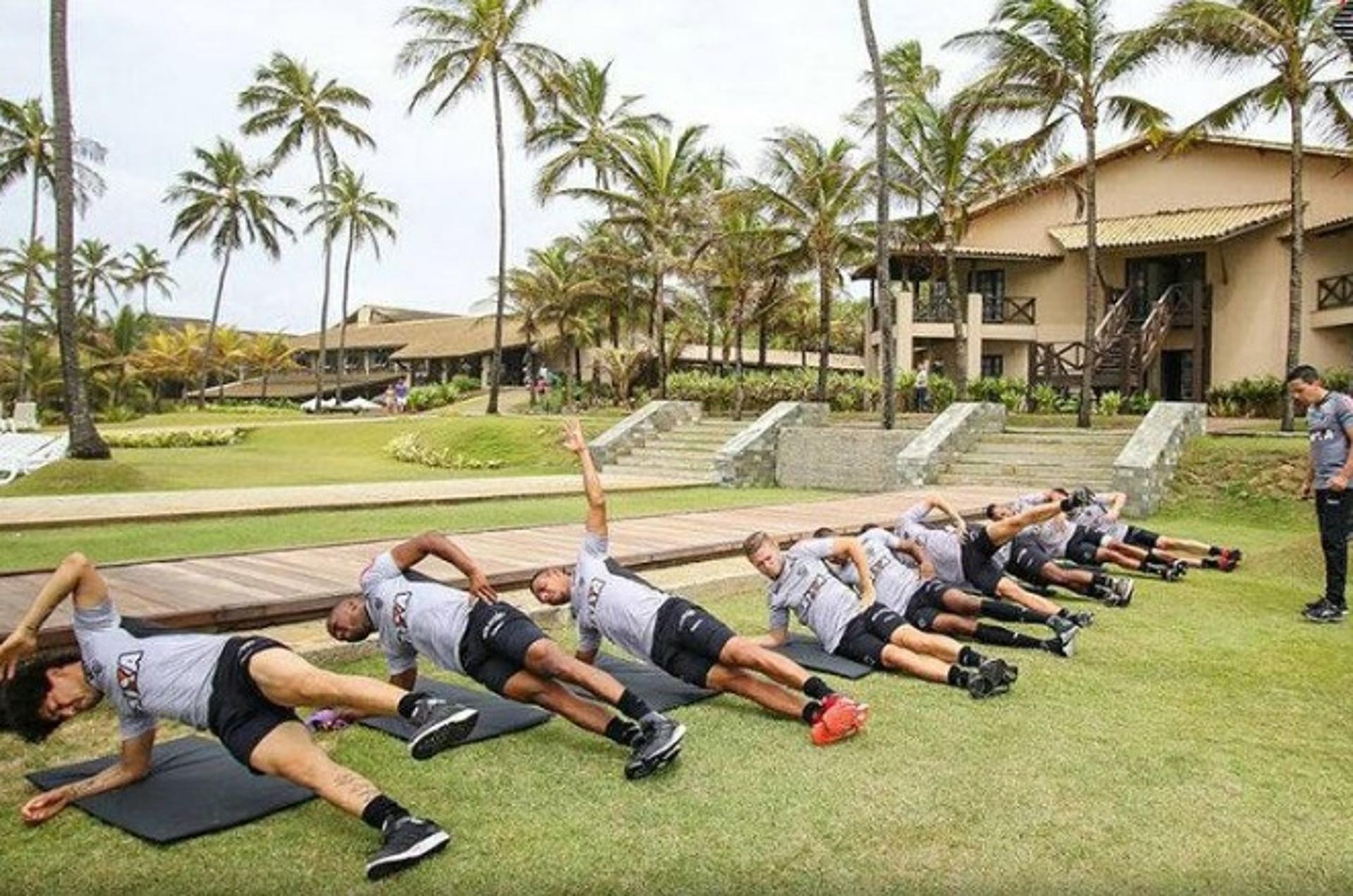 Atlético-MG realiza treino leve após empate com o Bahia