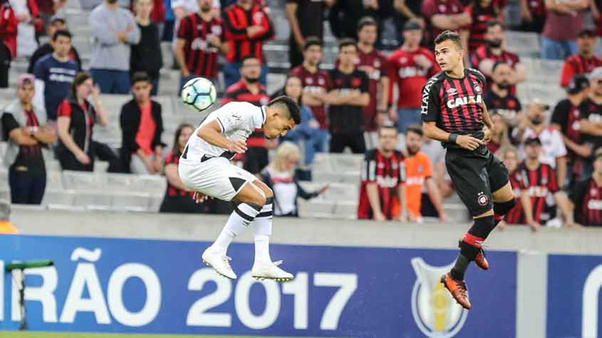 Veja uma galeria de imagens LANCE! da vitória do Atlético-PR sobre o Vasco, em Curitiba