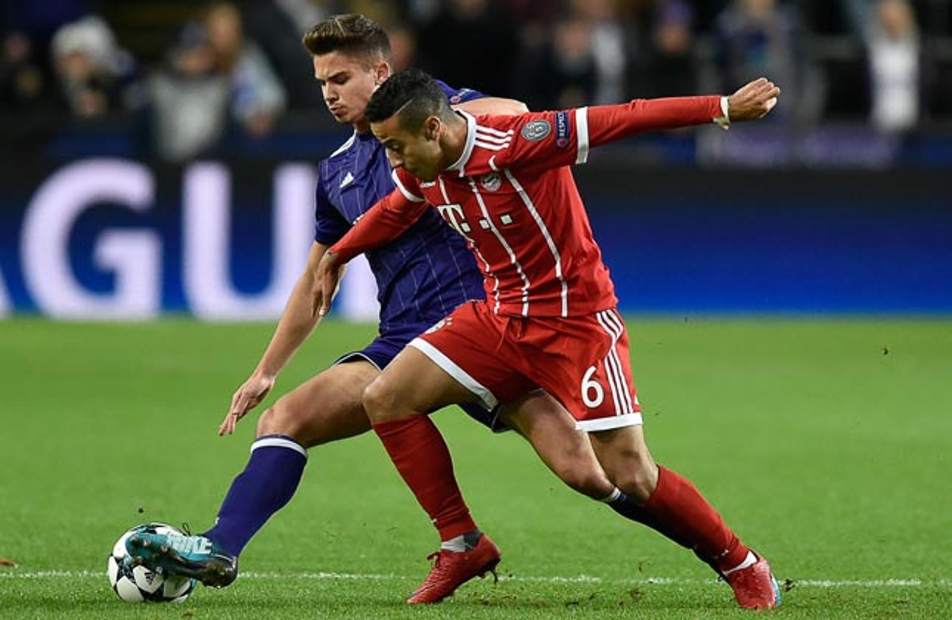 Thiago Alcântara e Dendoncker - Anderlecht x Bayern de Munique