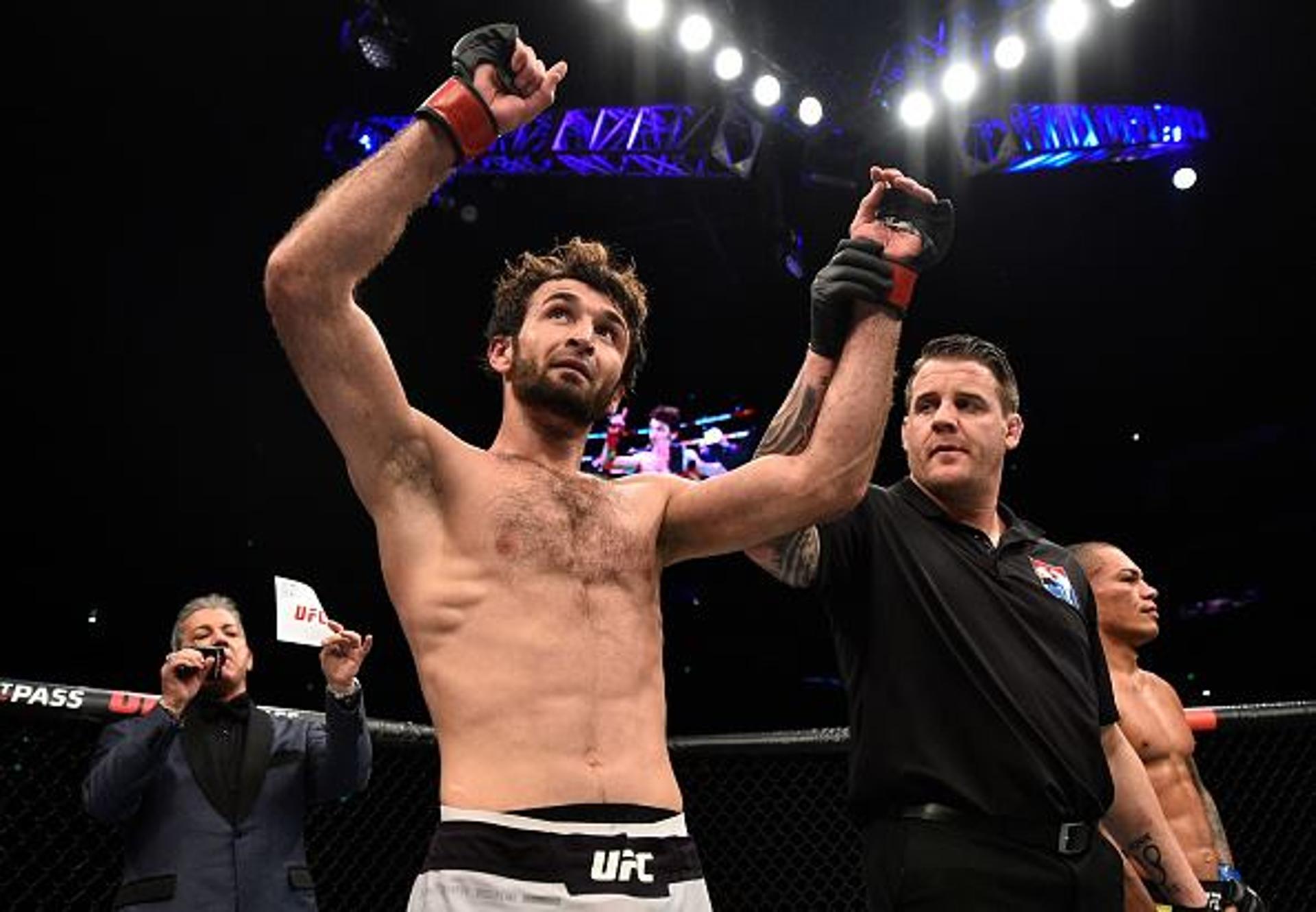 Zabit Magomedsharipov finalizou Sheymon Moraes no terceiro round pelo UFC China