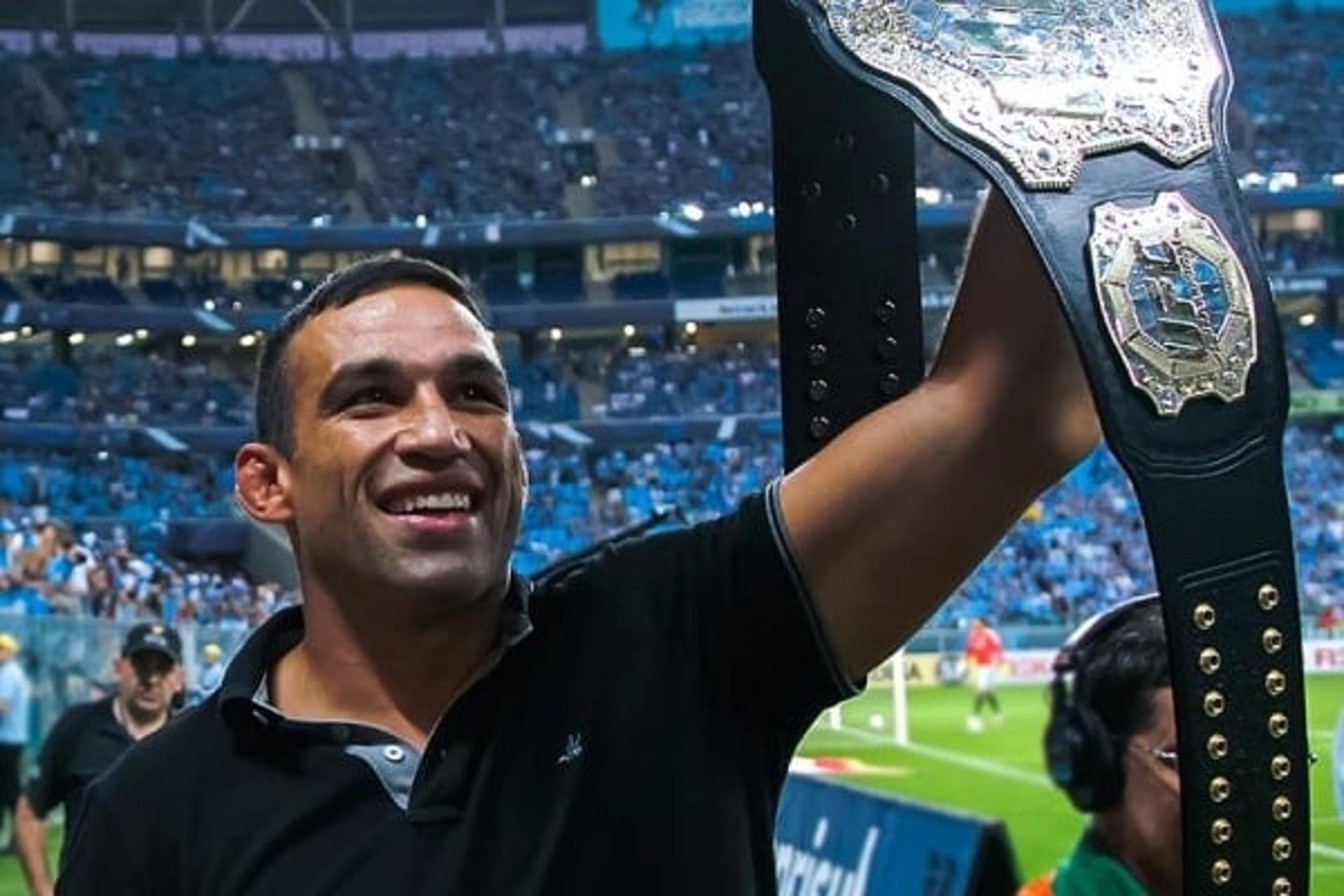 Fabricio Werdum já levou o cinturão do UFC para a Arena do Grêmio