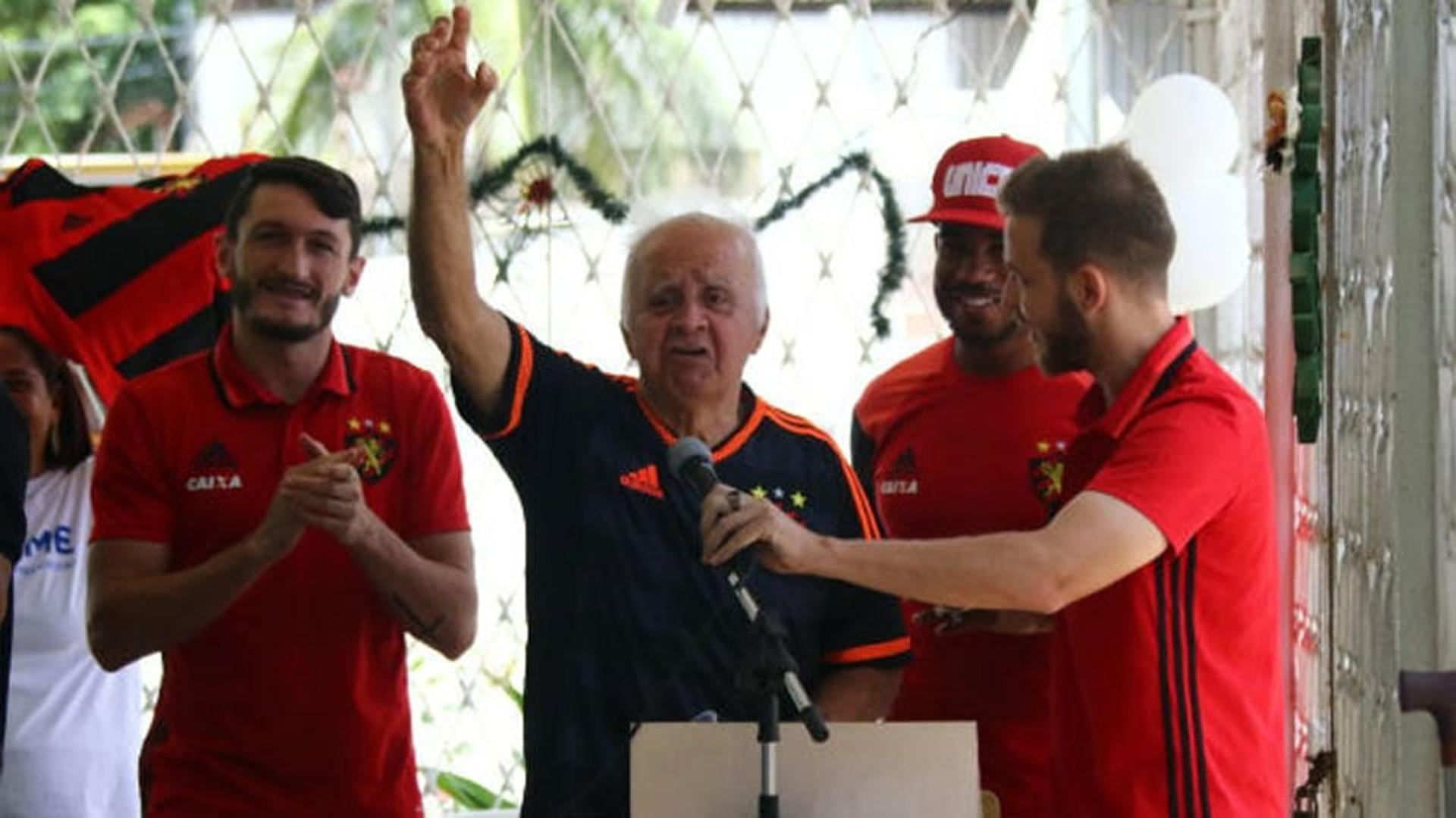 Jogadores do Sport têm dia de "Papai Noel"