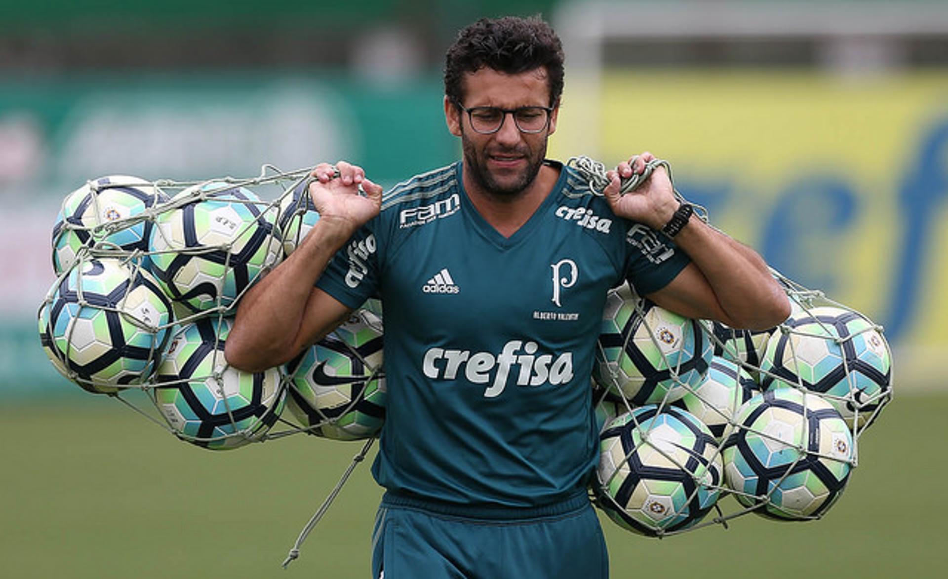 Alberto Valentim se despede da função de técnico neste domingo