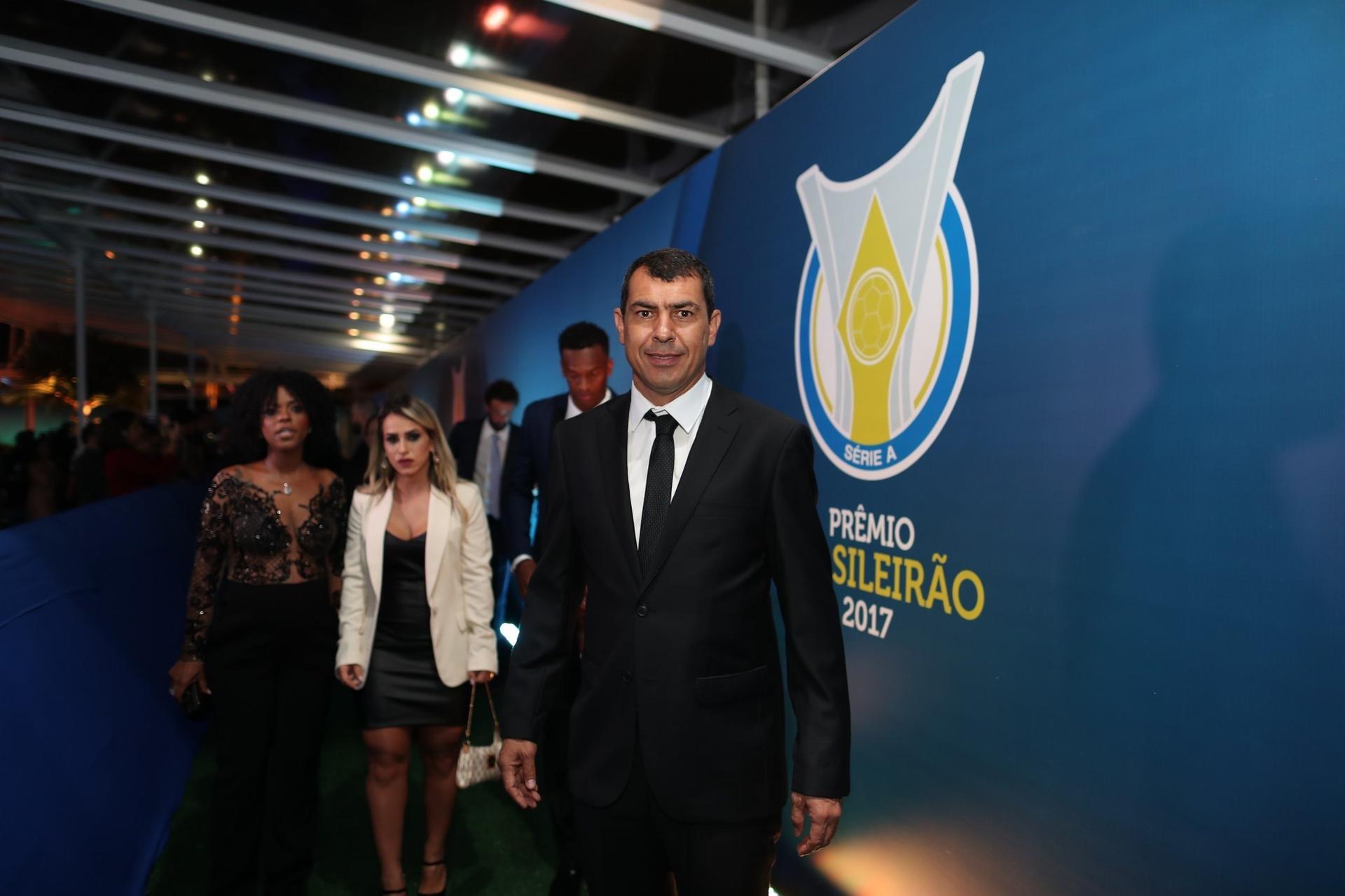 Fábio Carille na festa de premiação da CBF, onde foi escolhido melhor técnico e técnico revelação do Brasileiro&nbsp;