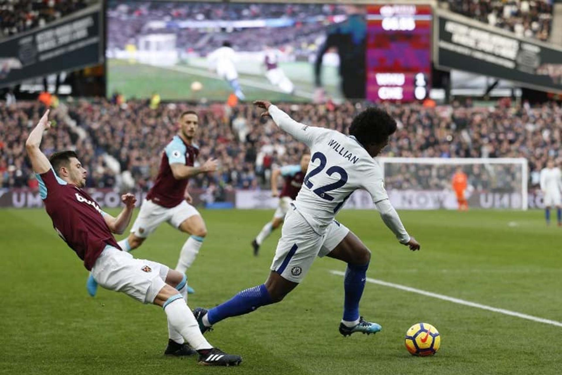 Willian (Chelsea) - O meia entrou apenas na reta final da derrota para o West Ham, fora de casa. Pouco pôde fazer na apagada atuação do Chelsea.