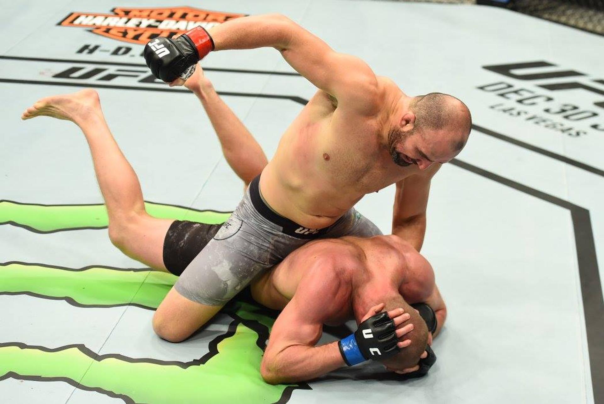 Glover Teixeira nocauteou Misha Cirkunov no primeiro round