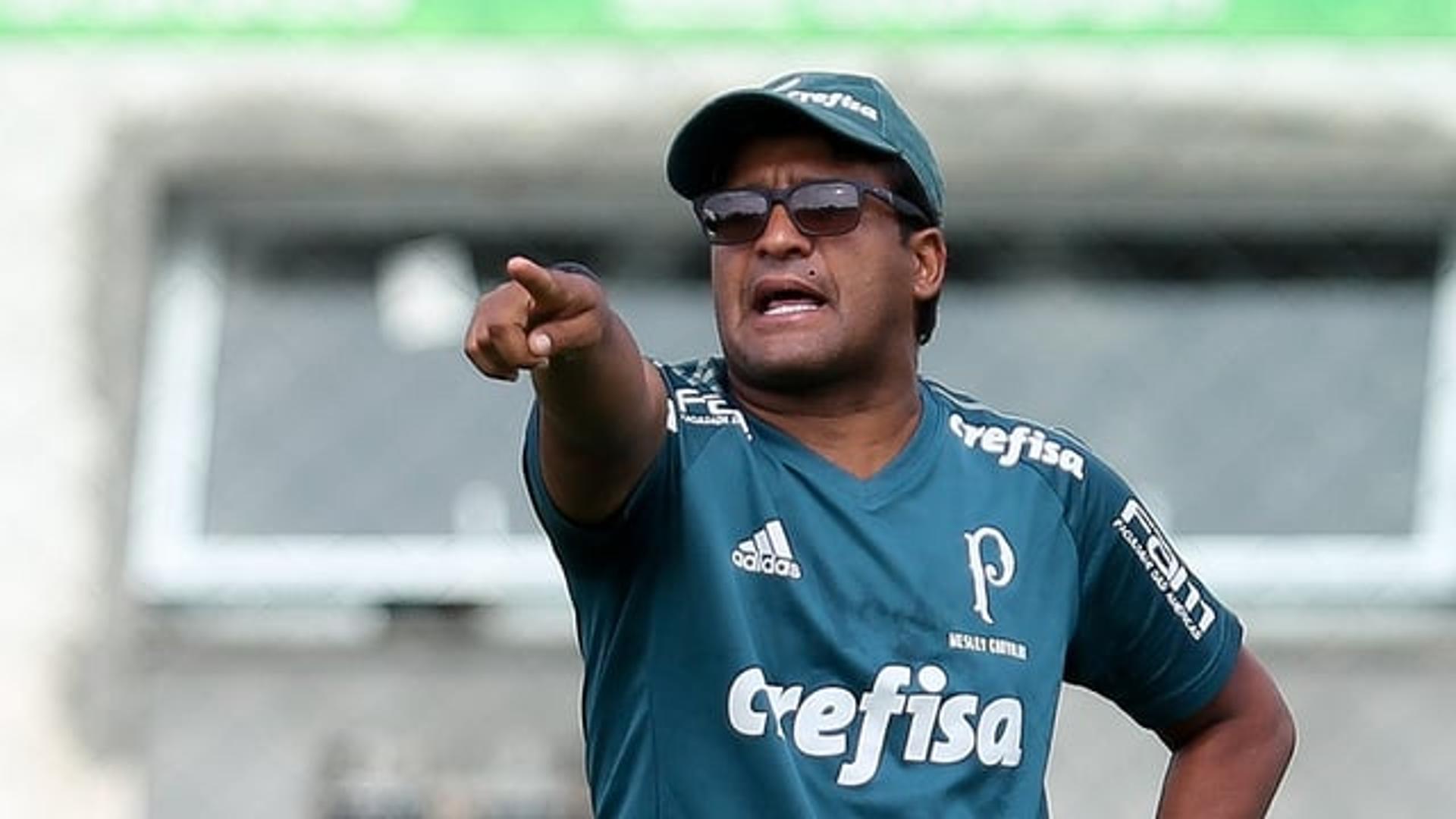 Wesley Carvalho, técnico do sub-20