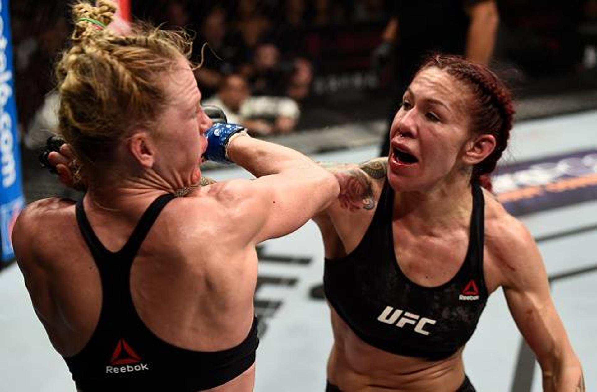 Cris Cyborg e Holly Holm