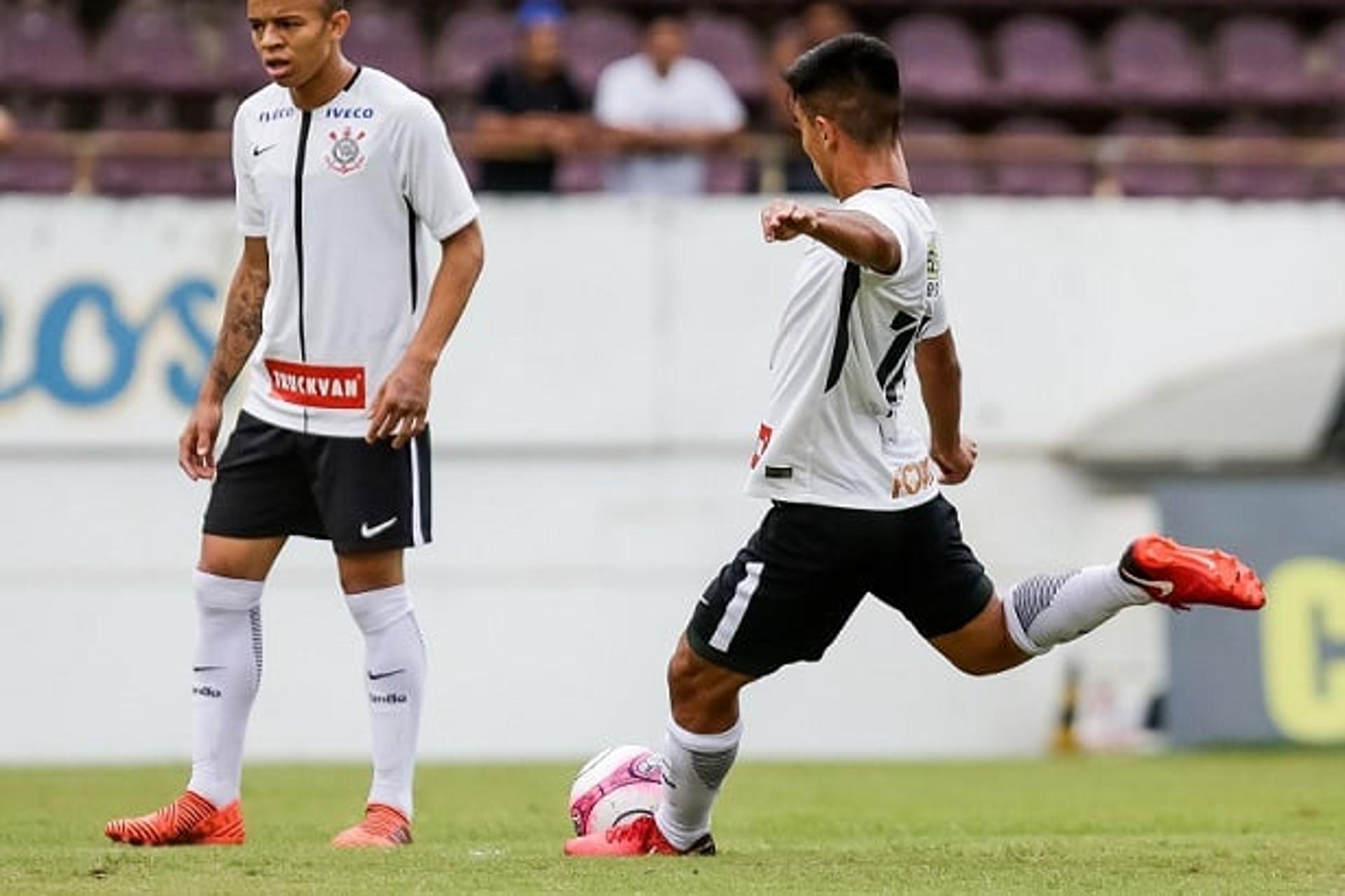 Fabrício Oya e Rafael Bilu, do Corinthians