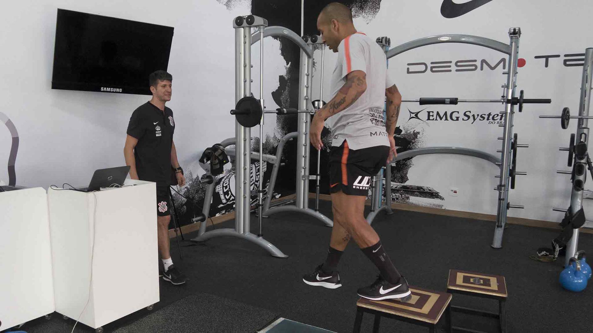 Sheik em exercícios na sua volta ao Corinthians