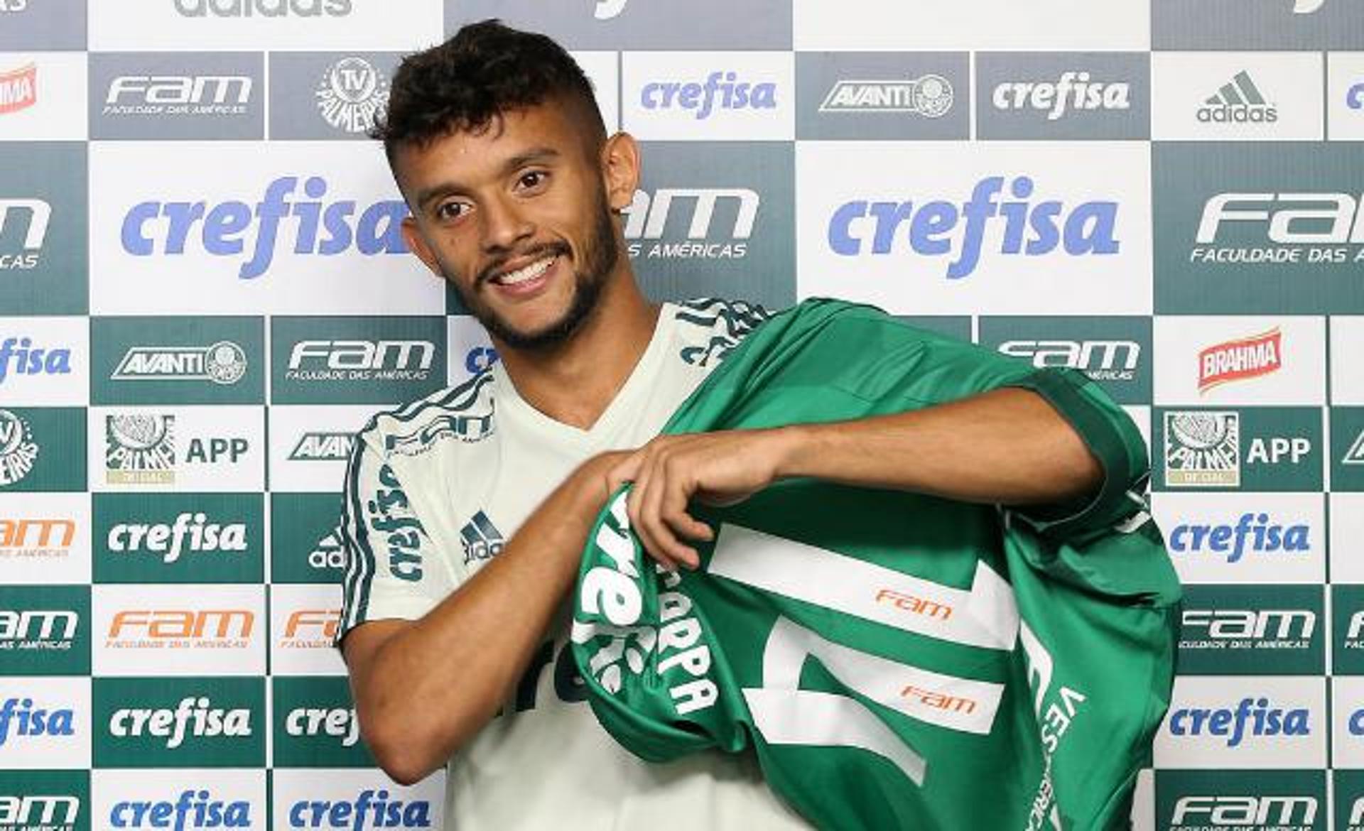 Gustavo Scarpa é apresentado no Palmeiras