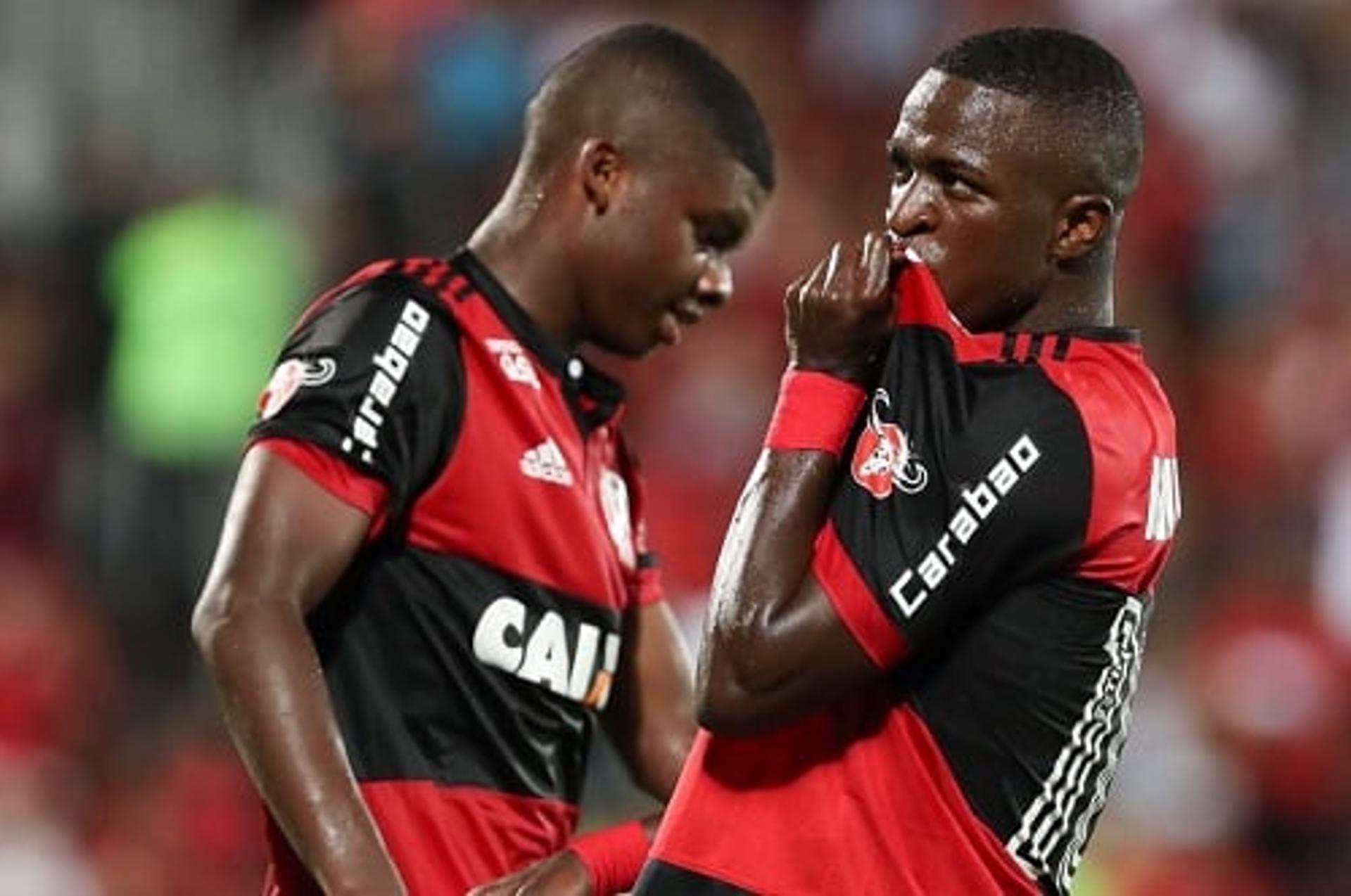 A jovem promessa Vinicius Júnior foi o grande destaque do Flamengo na vitória por 1 a 0 sobre a Cabofriense, pelo Campeonato Carioca, na Ilha do Urubu. O jogador marcou o único gol do jogo e levou a melhor nota nas avaliações do LANCE!