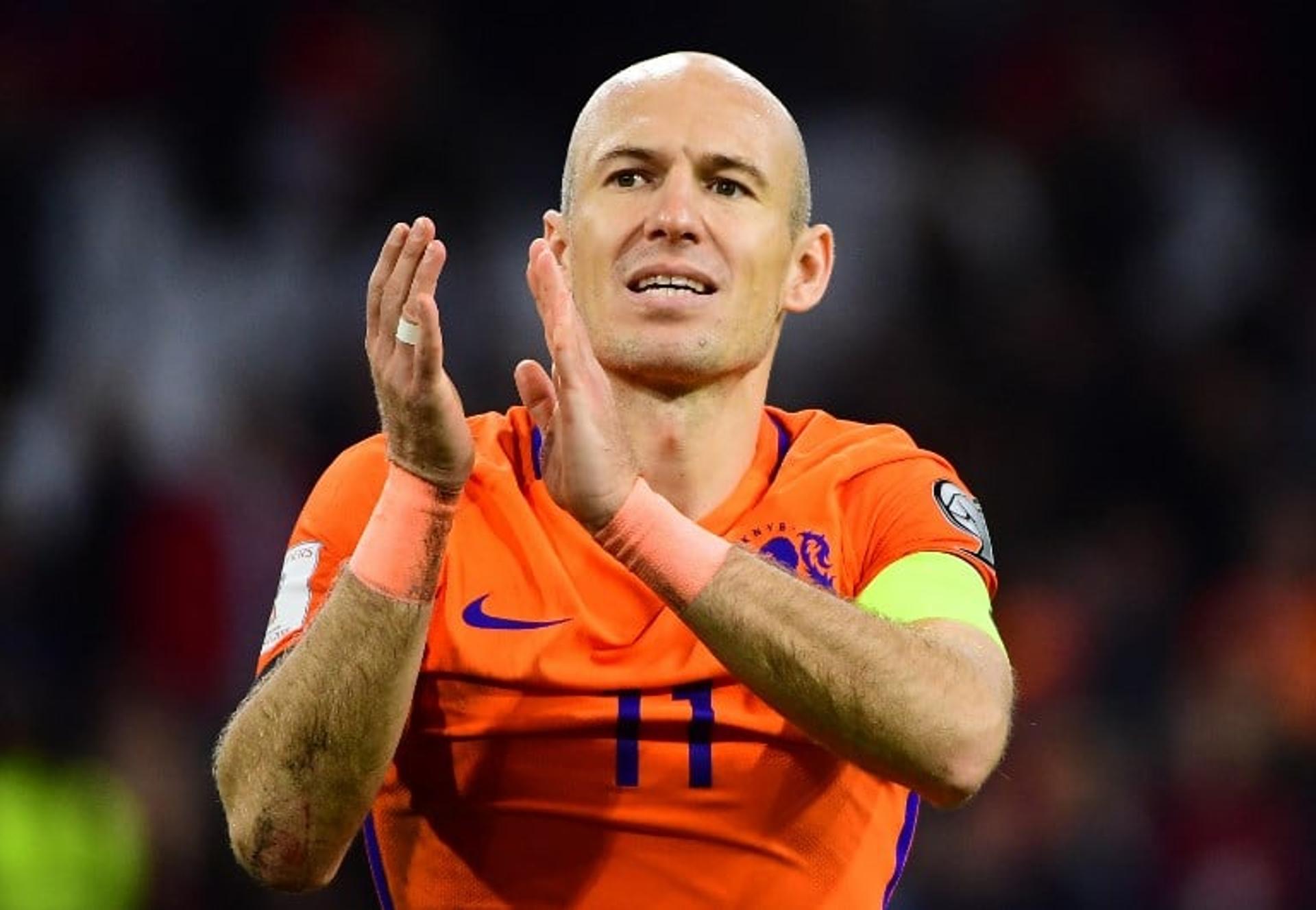 Após a não classificação da Holanda para a Copa do Mundo de 2018, Robben decidiu se aposentar da seleção, após 14 anos