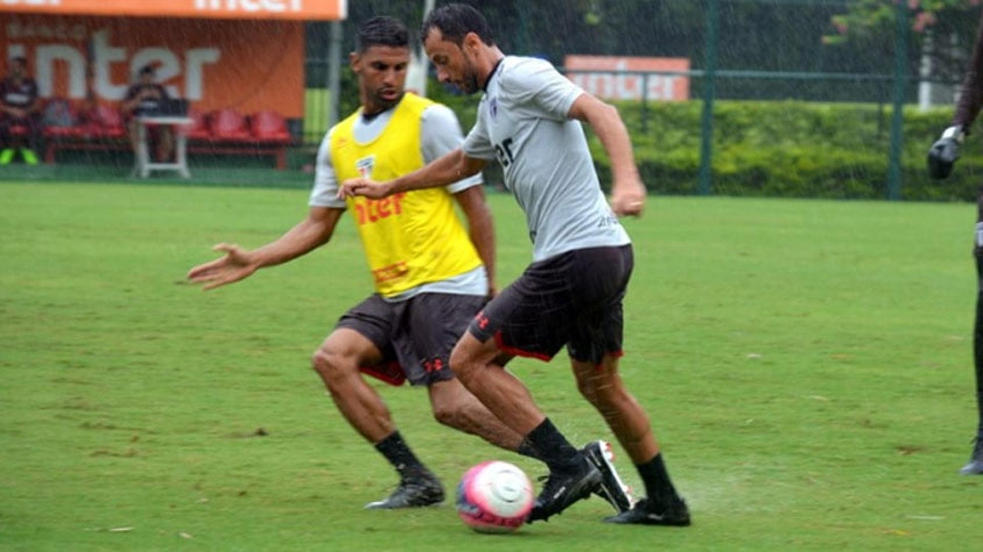 Primeiro treino de Nenê e Tréllez no São Paulo