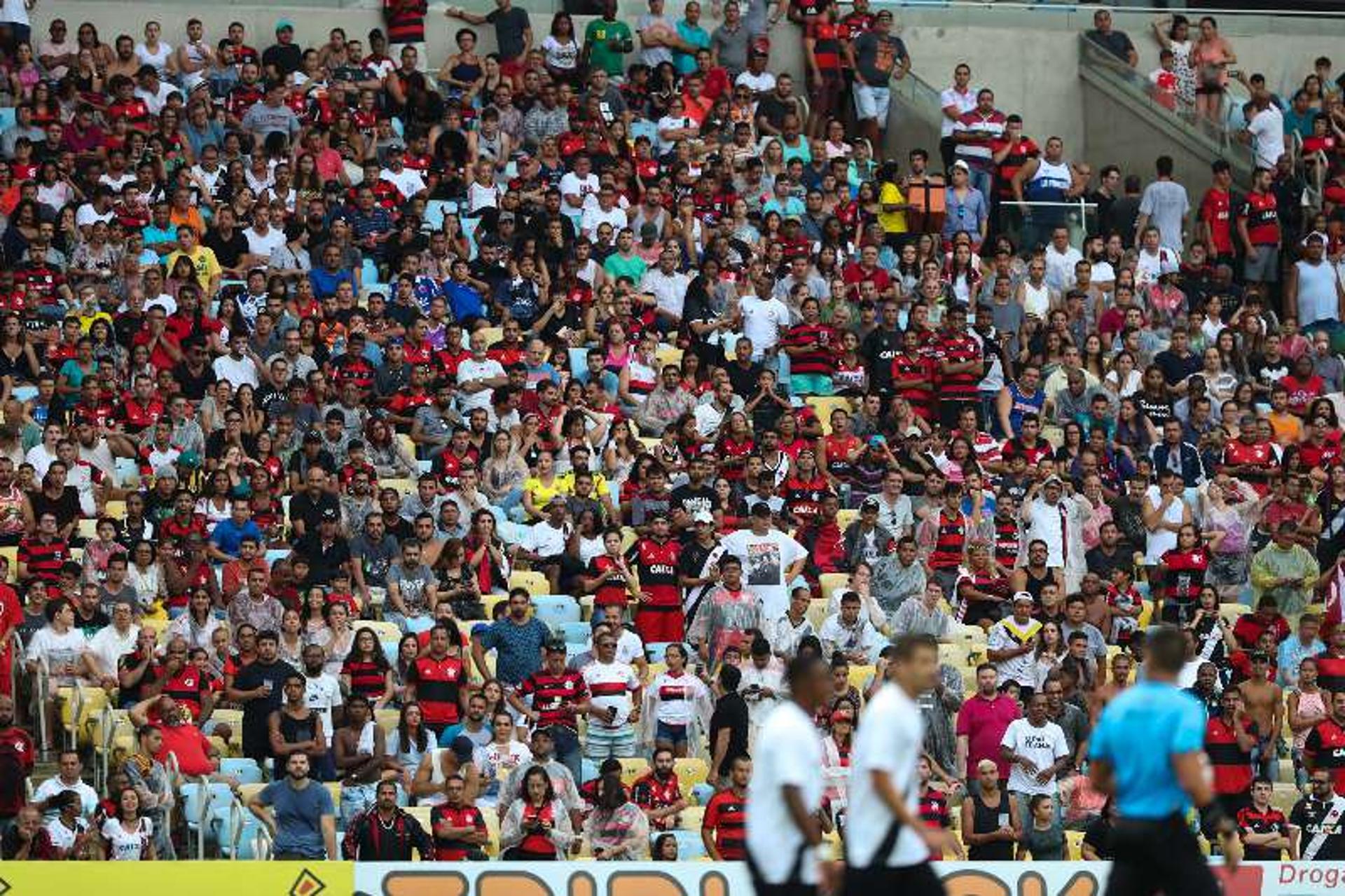 O torcedor carioca parece que ainda não se empolgou com o Estadual. Em quatro rodadas até agora, a Taça Guanabara teve apenas&nbsp;57.504 espectadores. O clássico entre Flamengo e Vasco do último fim de semana teve o maior público: 18.587