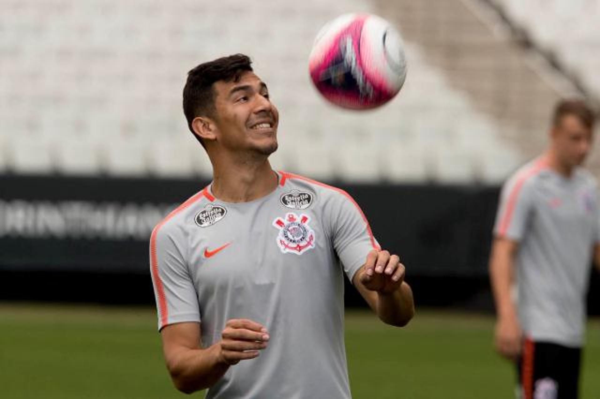 Treino do Corinthians na Arena - Balbuena